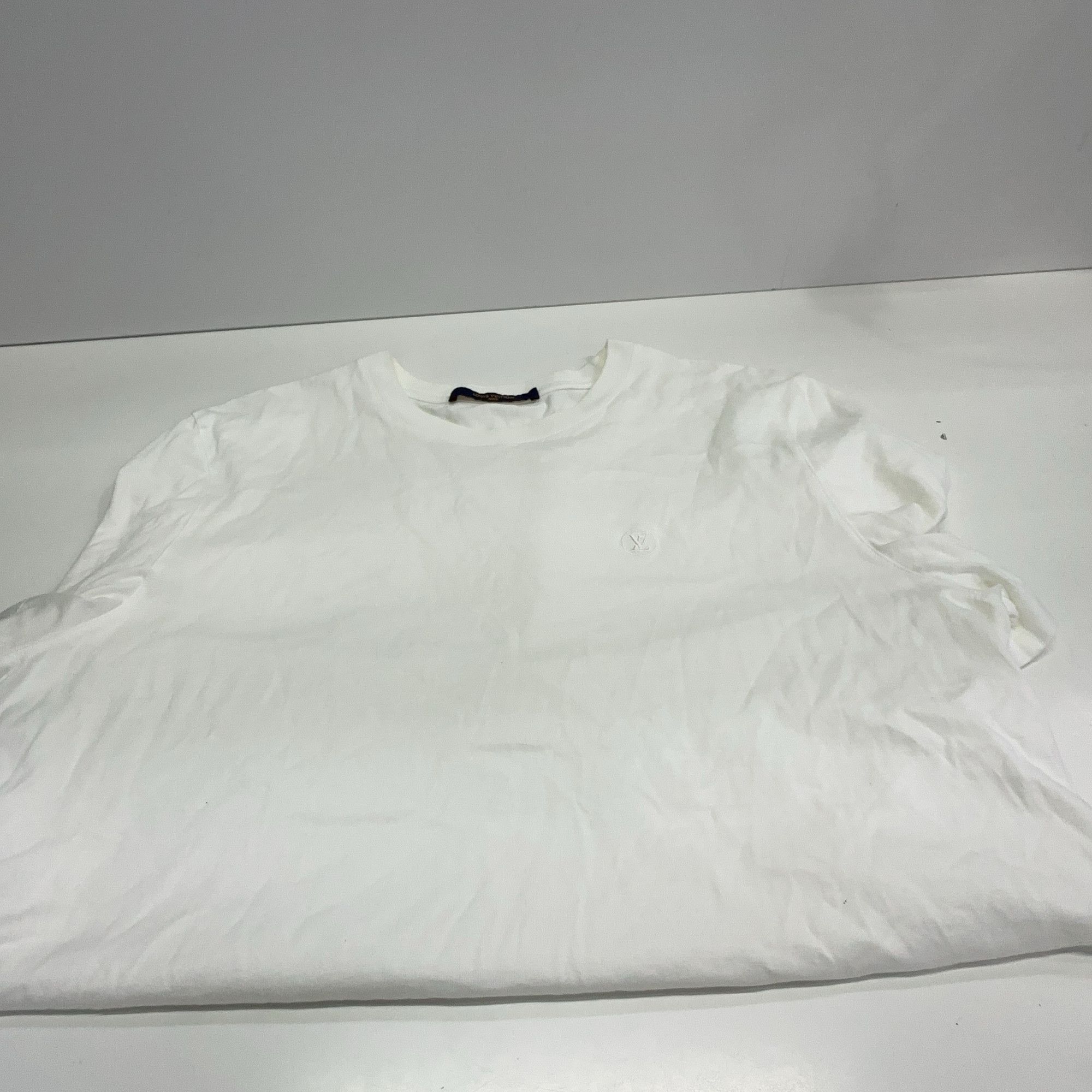 Louis Vuitton Louis Vuitton Tonal Logo T-Shirt Size L Size US L / EU 52-54 / 3 - 6 Thumbnail