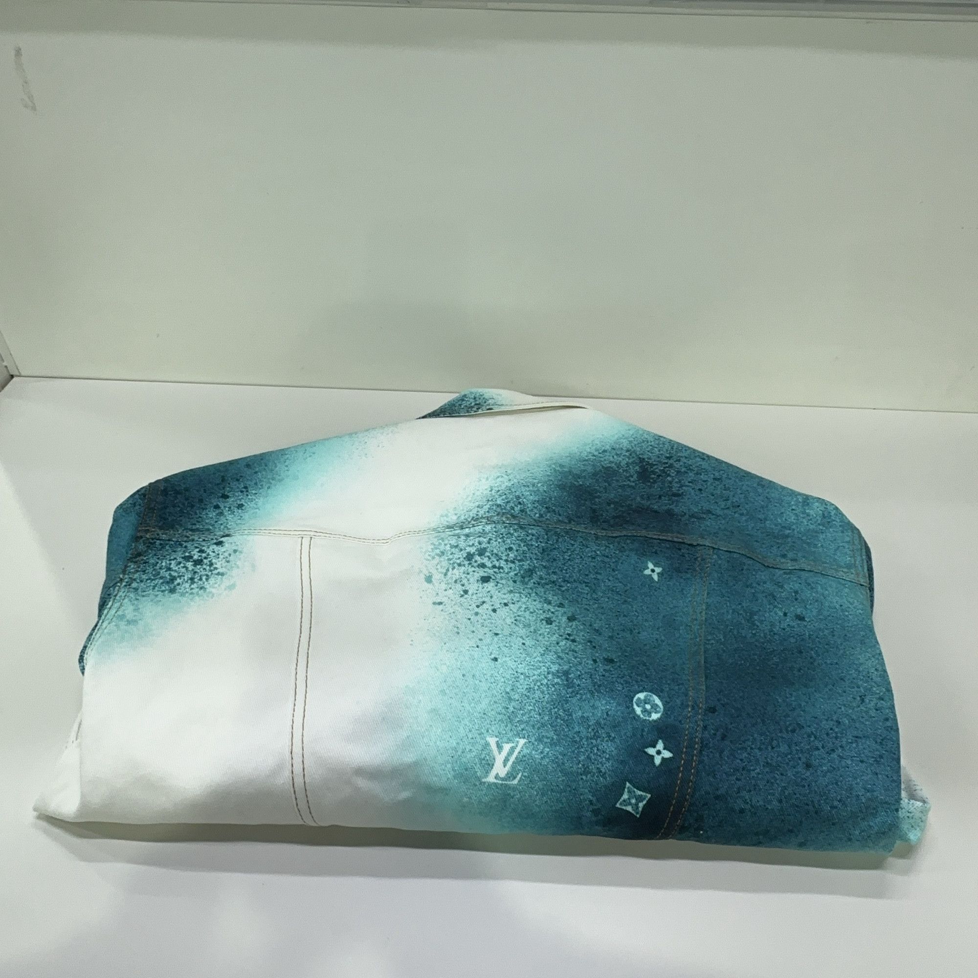 Louis Vuitton Louis Vuitton Spray Effect Denim Jacket 48 Size US M / EU 48-50 / 2 - 13 Thumbnail