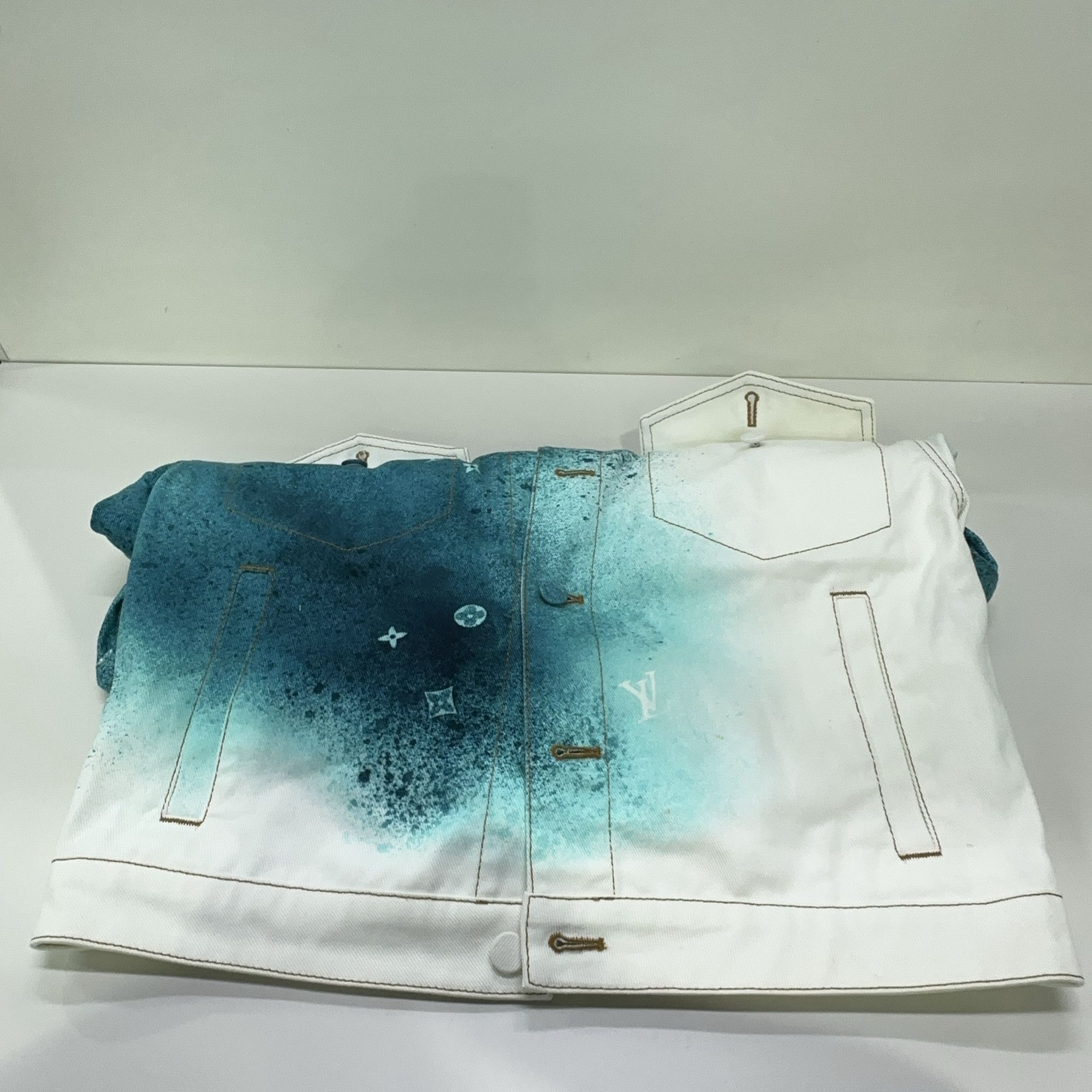 Louis Vuitton Louis Vuitton Spray Effect Denim Jacket 48 Size US M / EU 48-50 / 2 - 10 Thumbnail