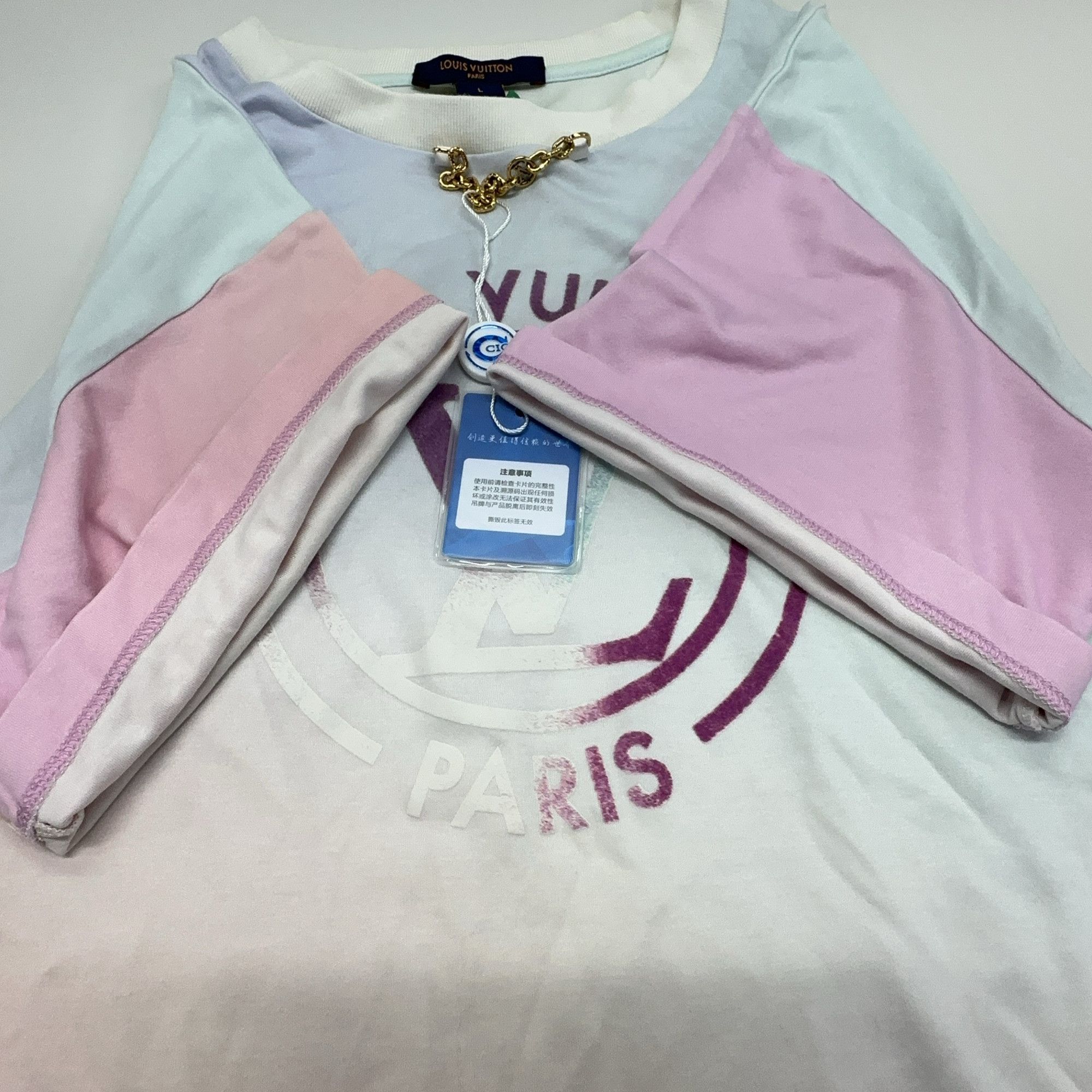 Louis Vuitton Louis Vuitton Gradient Logo Print T-Shirt Size L Size L / US 10 / IT 46 - 6 Thumbnail