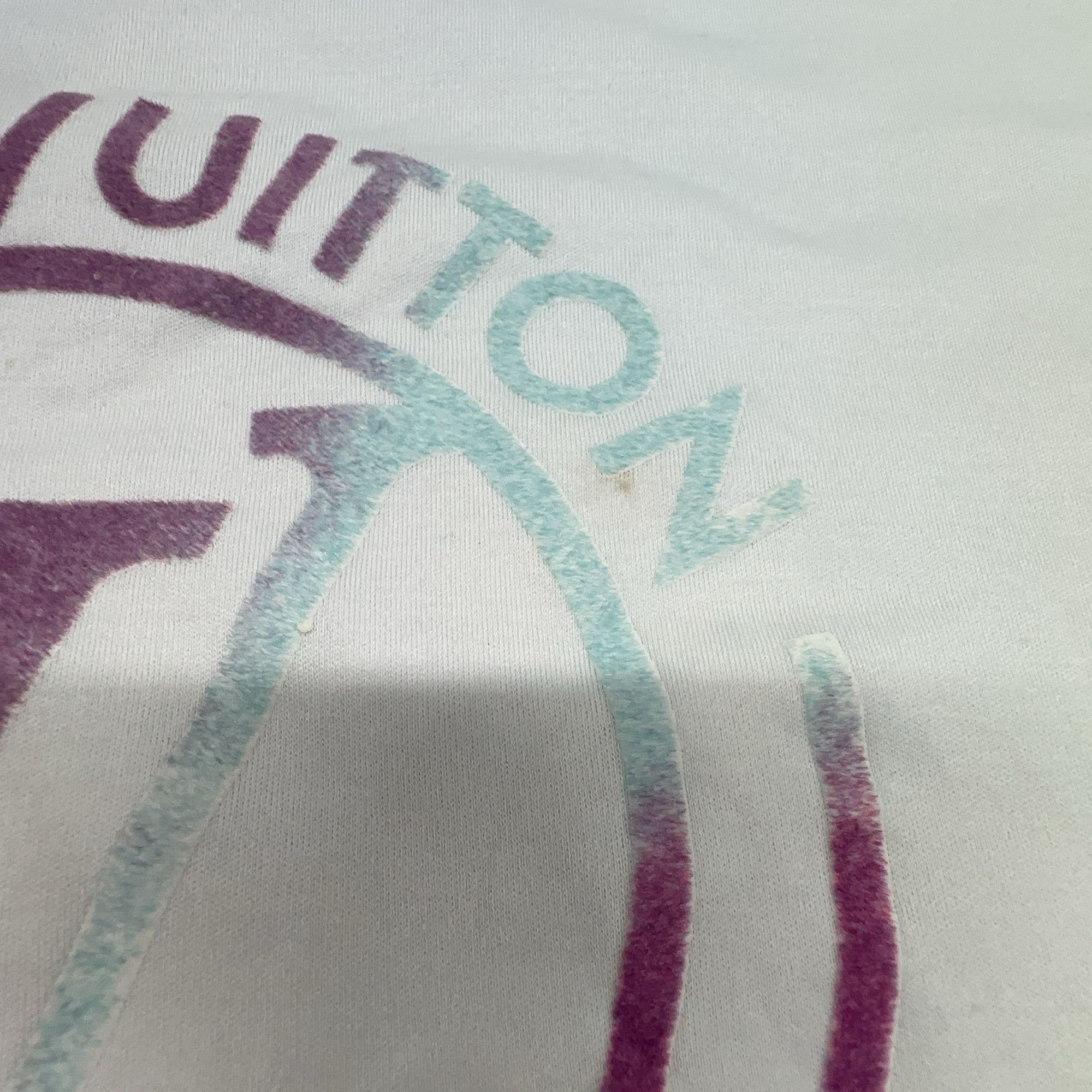 Louis Vuitton Louis Vuitton Gradient Logo Print T-Shirt Size L Size L / US 10 / IT 46 - 8 Thumbnail