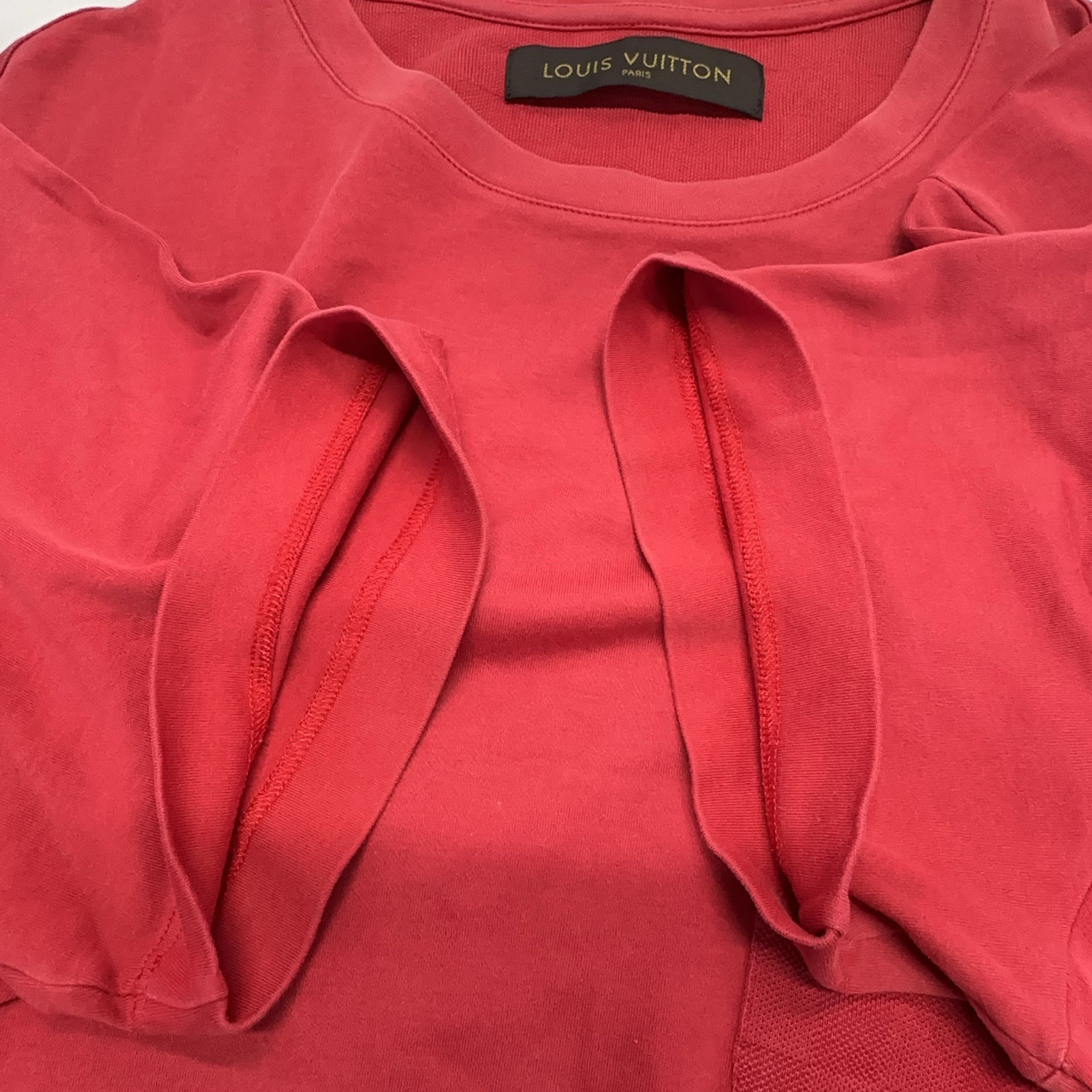 Louis Vuitton Louis Vuitton Red Pocket Logo T-Shirt M Size US M / EU 48-50 / 2 - 9 Thumbnail