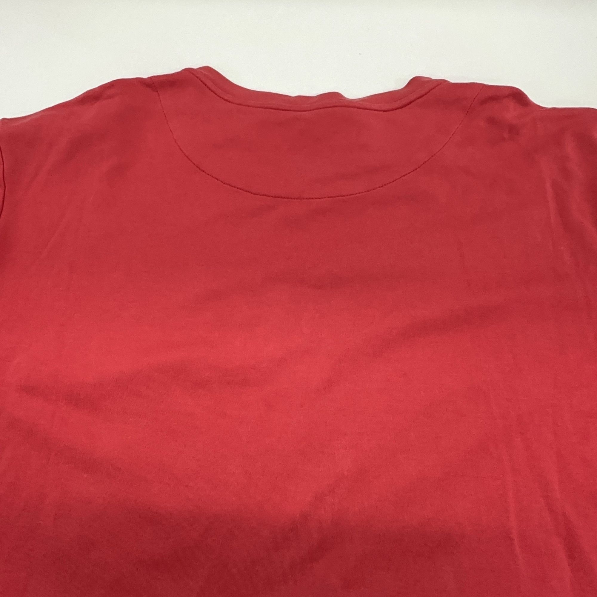 Louis Vuitton Louis Vuitton Red Pocket Logo T-Shirt M Size US M / EU 48-50 / 2 - 10 Thumbnail