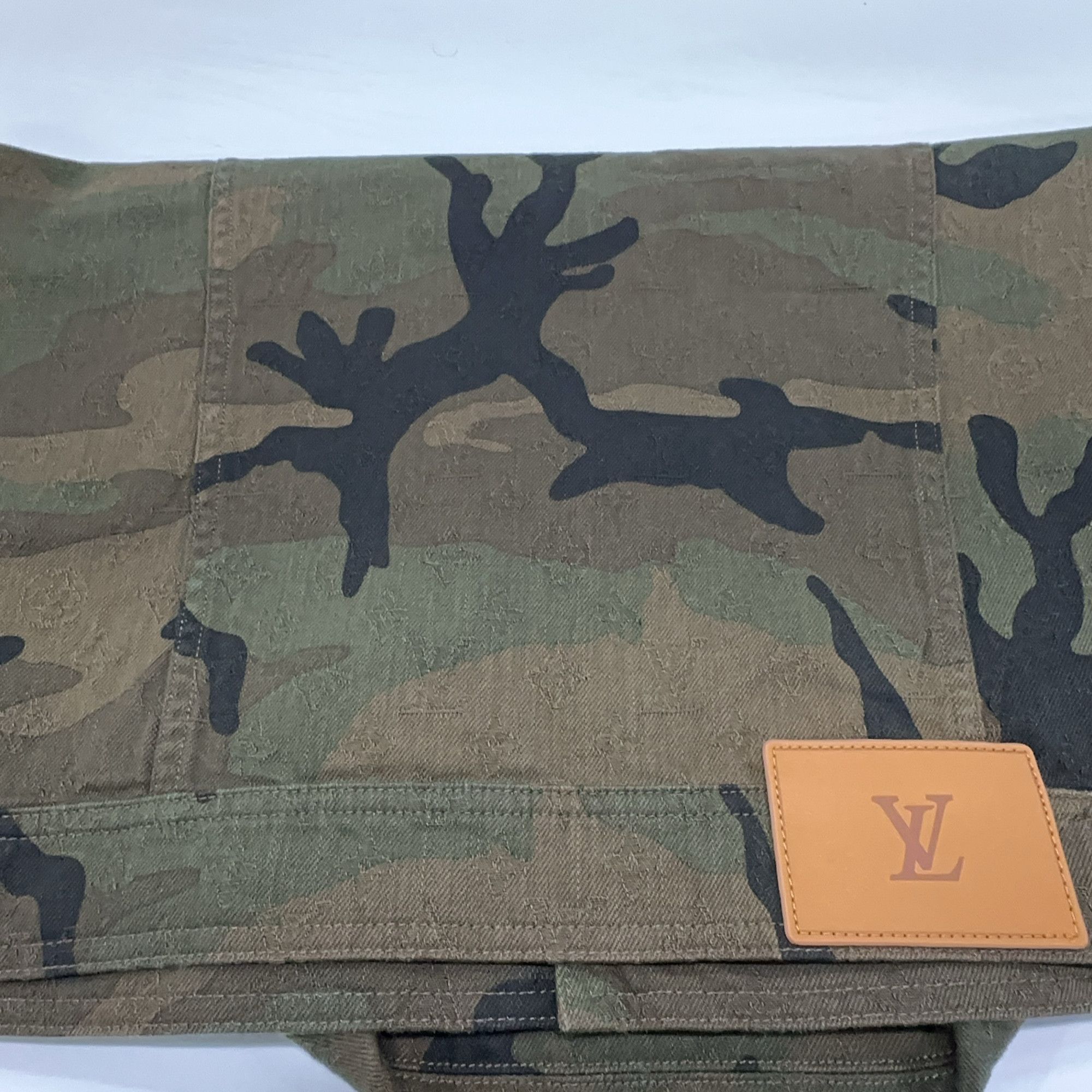 Louis Vuitton Louis Vuitton Camo Monogram Denim Jacket 54 Size US L / EU 52-54 / 3 - 6 Thumbnail