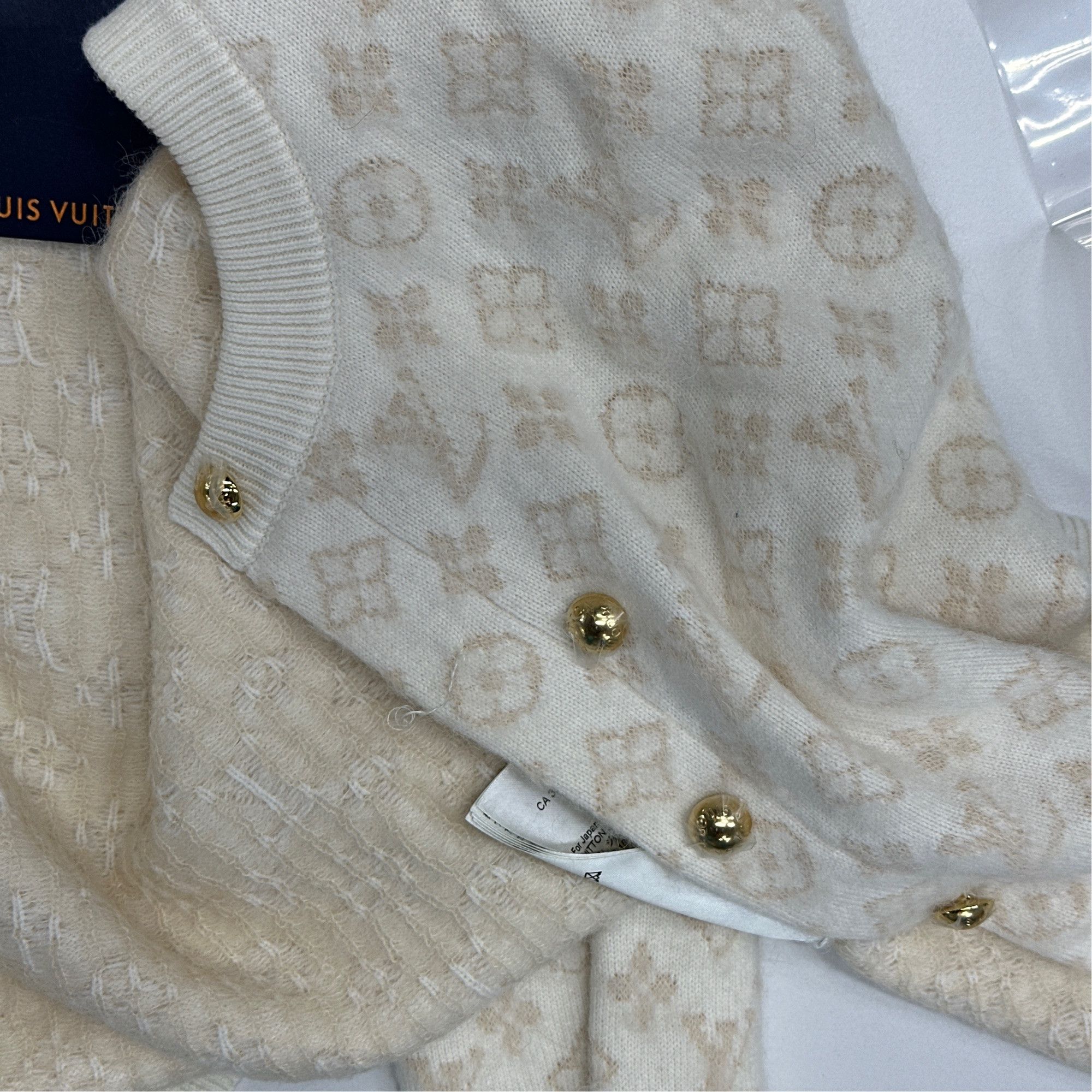 Louis Vuitton Louis Vuitton Monogram Brushed Cardigan S Size S / US 4 / IT 40 - 4 Thumbnail