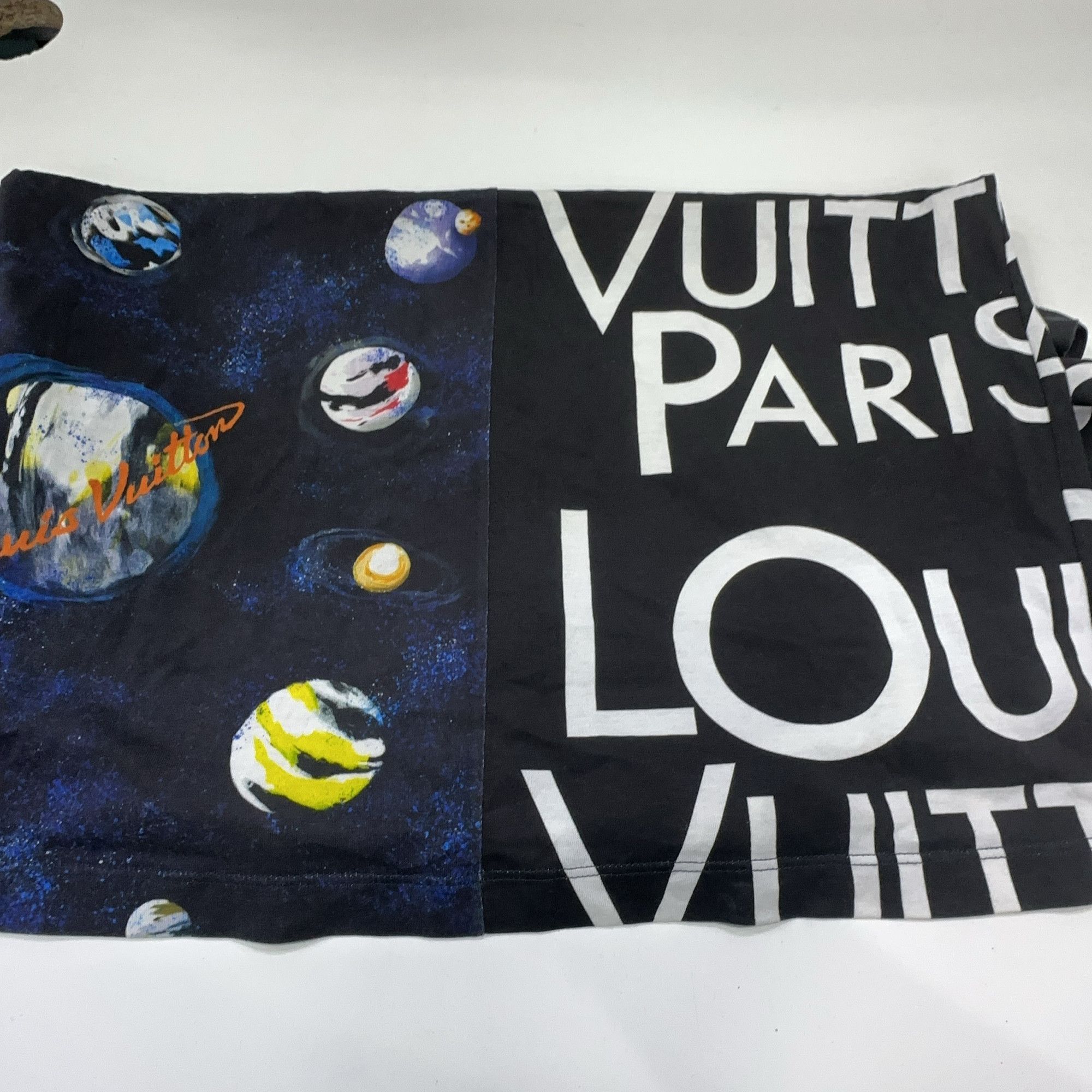 Louis Vuitton Louis Vuitton Galaxy Split Logo T-Shirt XS Size US XS / EU 42 / 0 - 11 Thumbnail