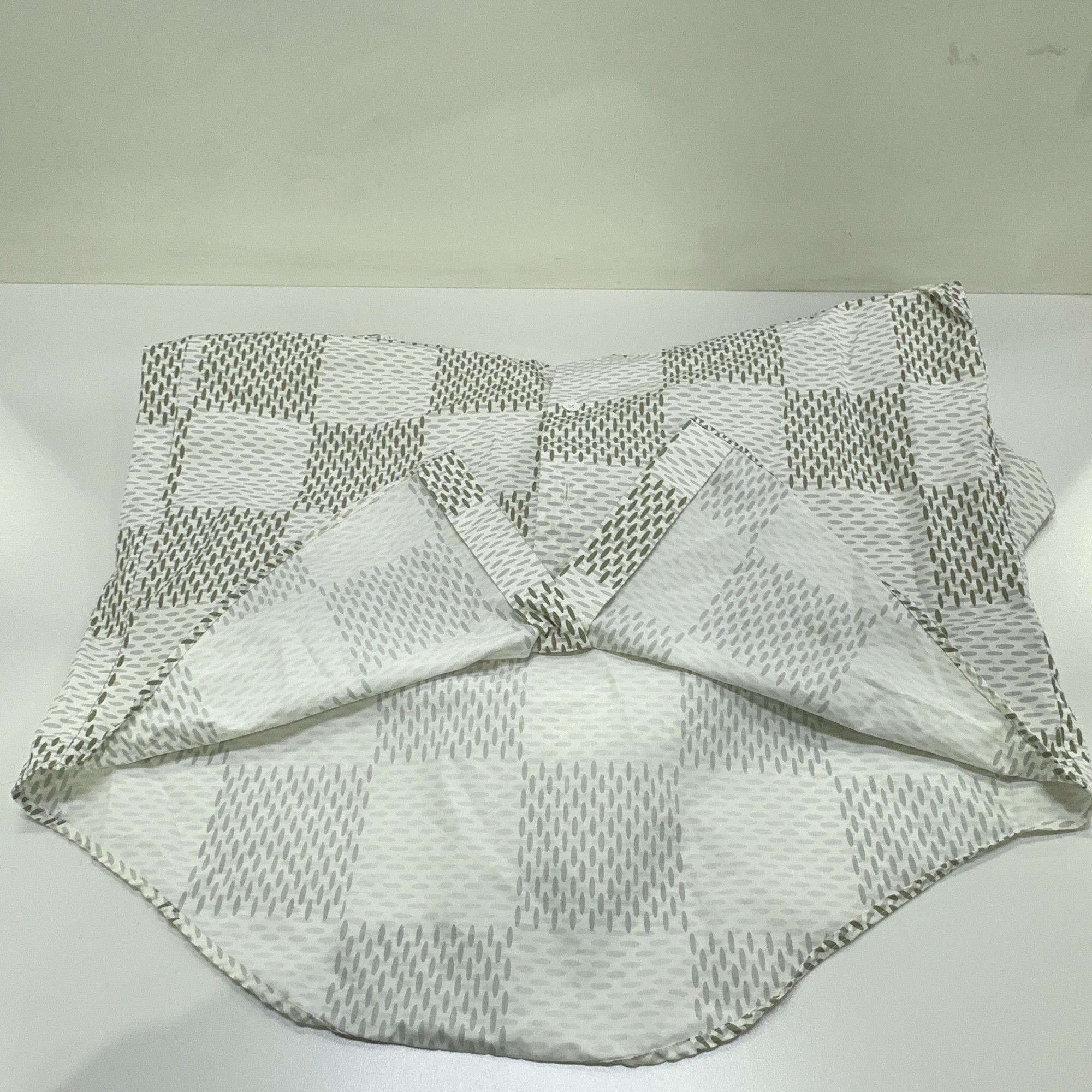 Louis Vuitton Louis Vuitton Damier Script Print Shirt Size L Size US L / EU 52-54 / 3 - 10 Thumbnail
