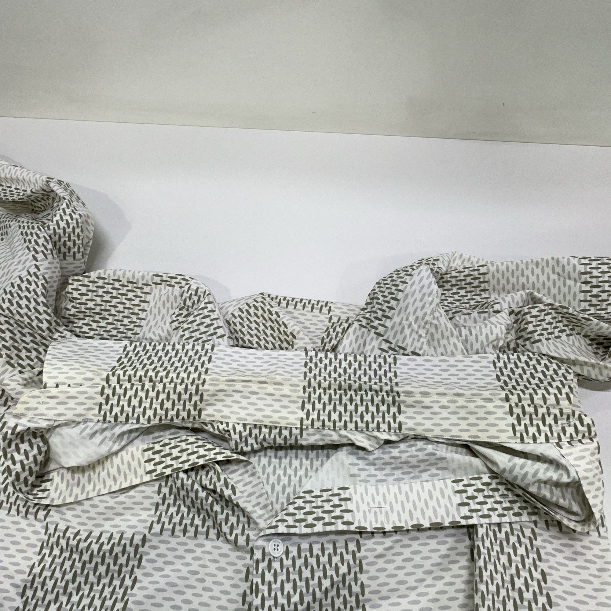 Louis Vuitton Louis Vuitton Damier Script Print Shirt Size L Size US L / EU 52-54 / 3 - 5 Thumbnail