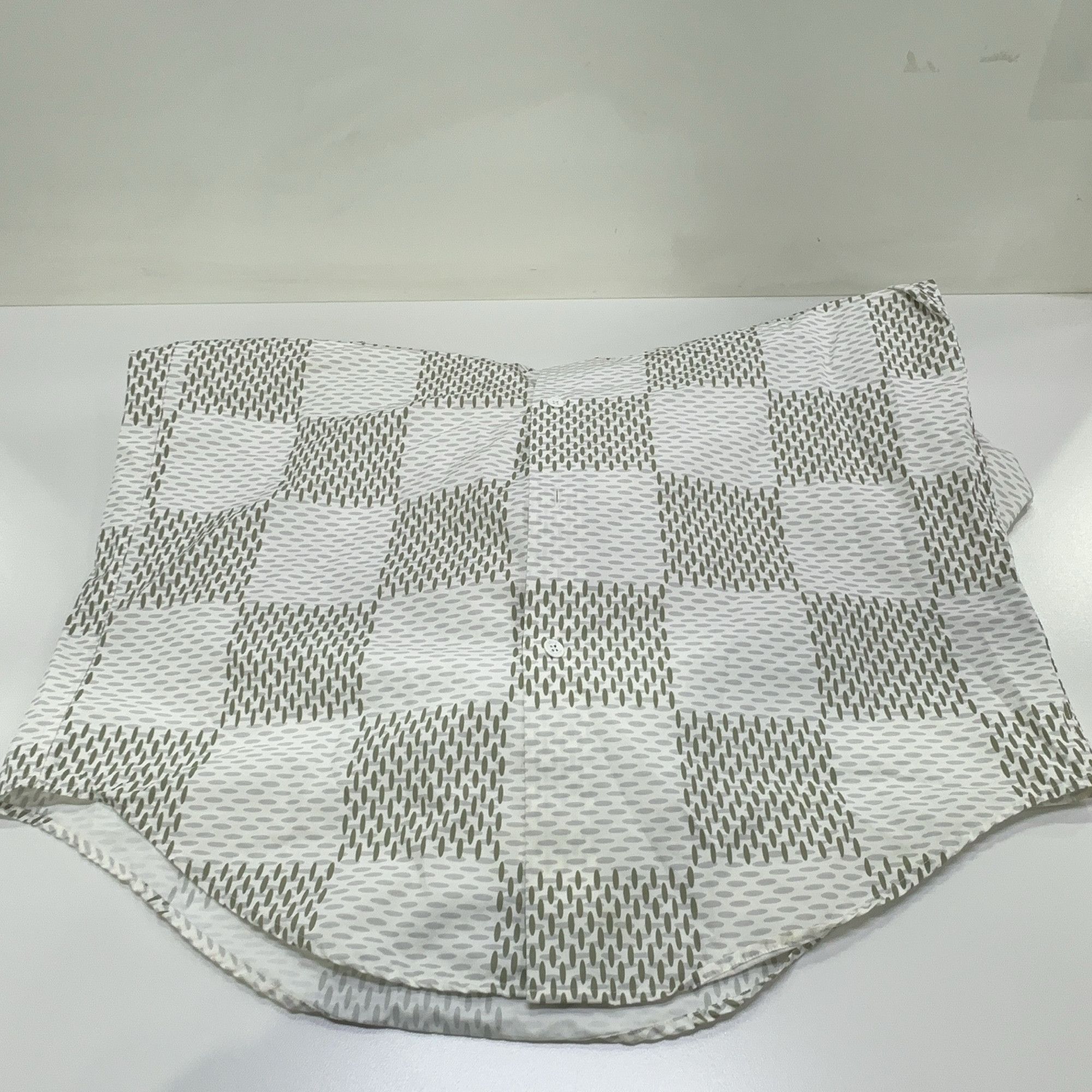 Louis Vuitton Louis Vuitton Damier Script Print Shirt Size L Size US L / EU 52-54 / 3 - 9 Thumbnail