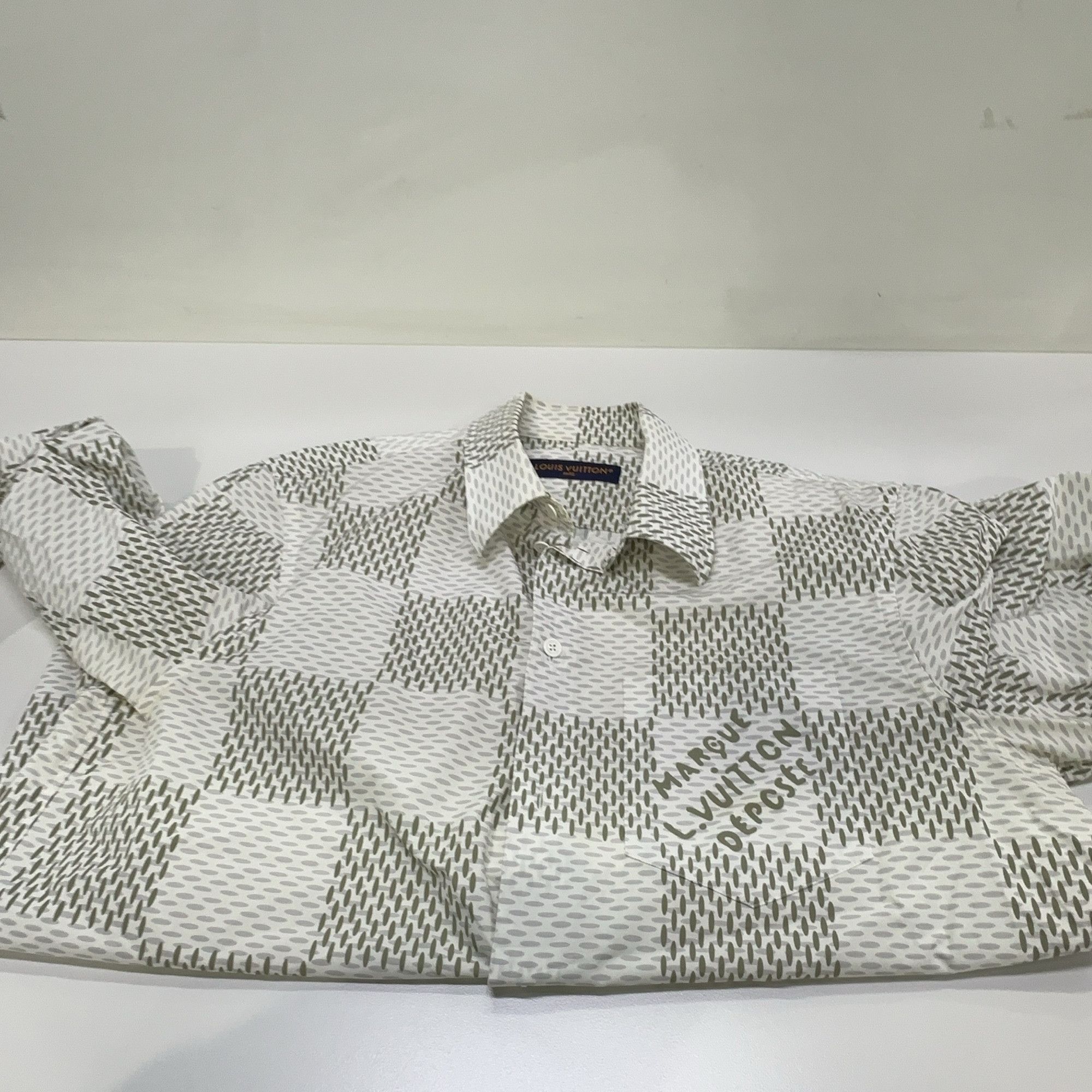Louis Vuitton Louis Vuitton Damier Script Print Shirt Size L Size US L / EU 52-54 / 3 - 6 Thumbnail