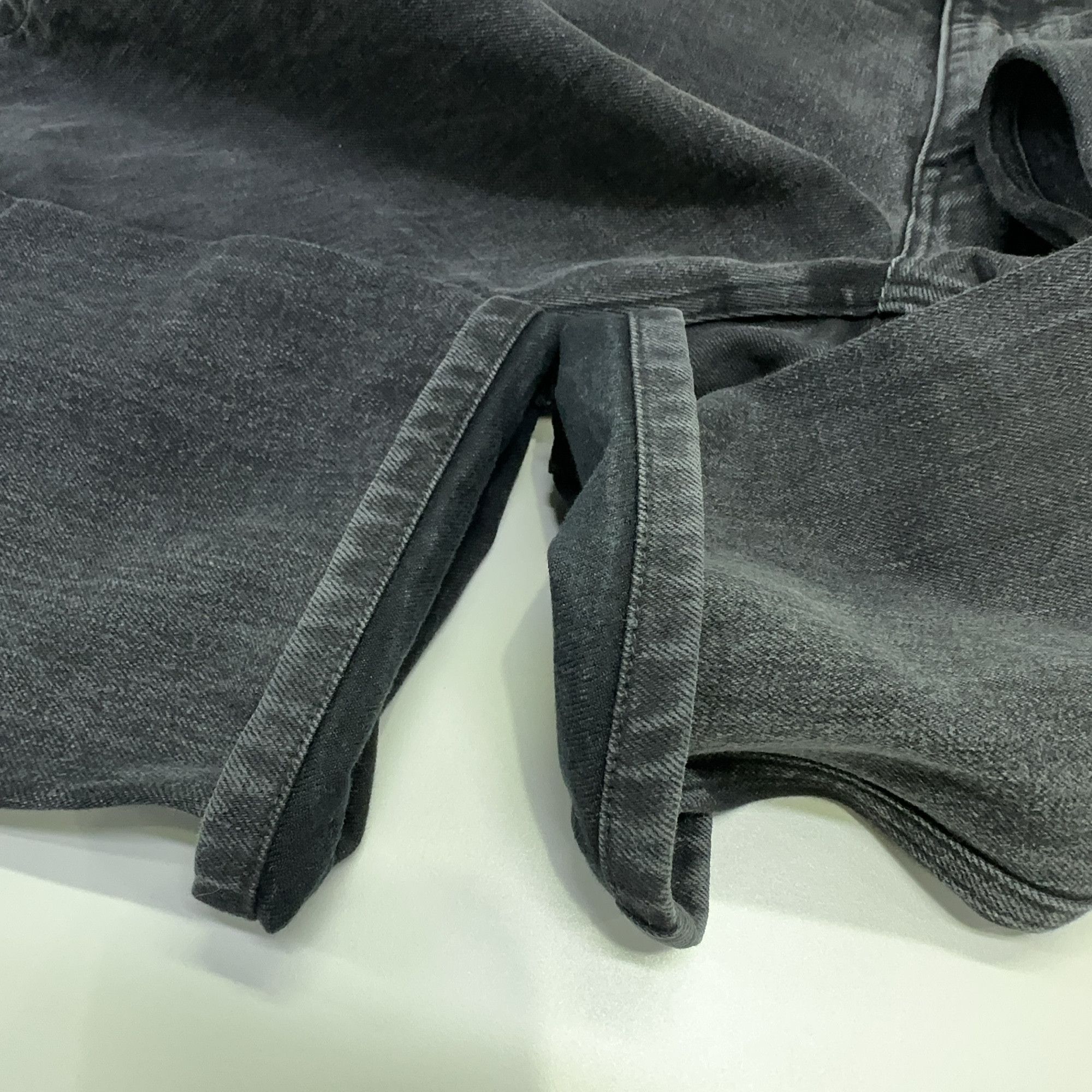 Louis Vuitton Louis Vuitton Slim Stretch Black Denim Jeans 36 Size US 30 / EU 46 - 7 Thumbnail