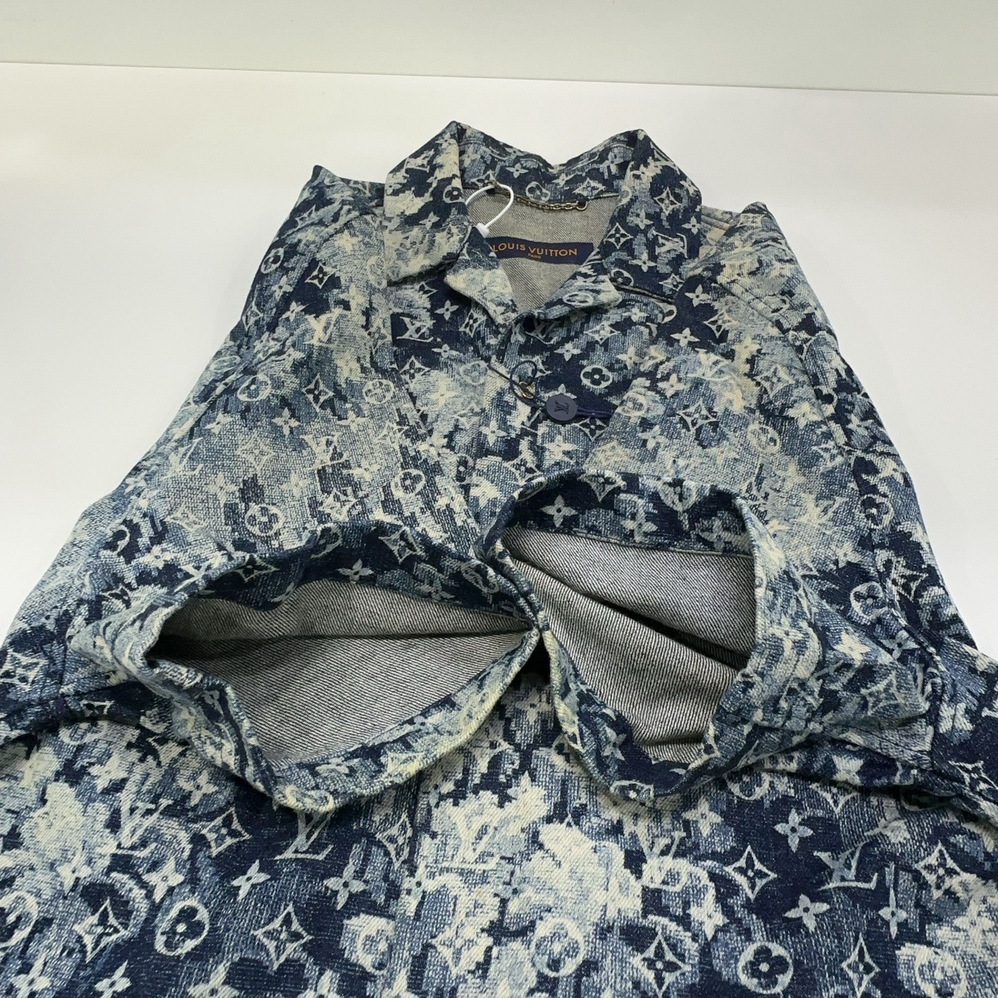 Louis Vuitton Louis Vuitton Monogram Hawaiian Tapestry Shirt M Size US M / EU 48-50 / 2 - 7 Thumbnail