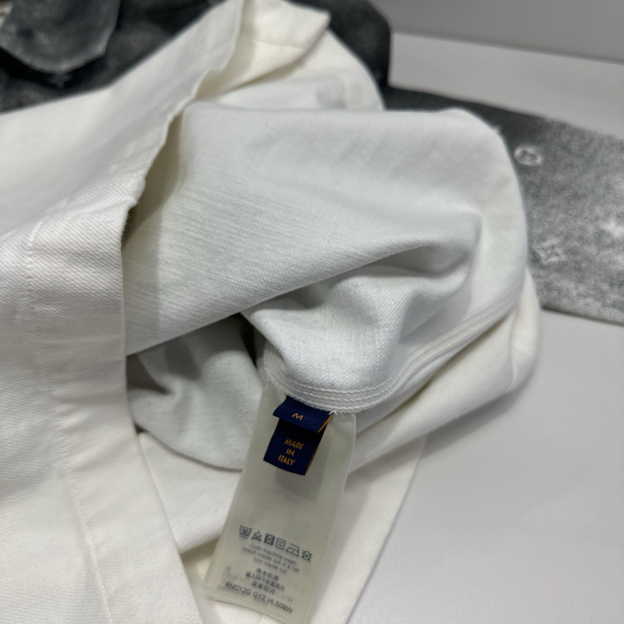 Louis Vuitton Louis Vuitton Gradient Monogram Workwear Shirt Size M Size US M / EU 48-50 / 2 - 5 Thumbnail