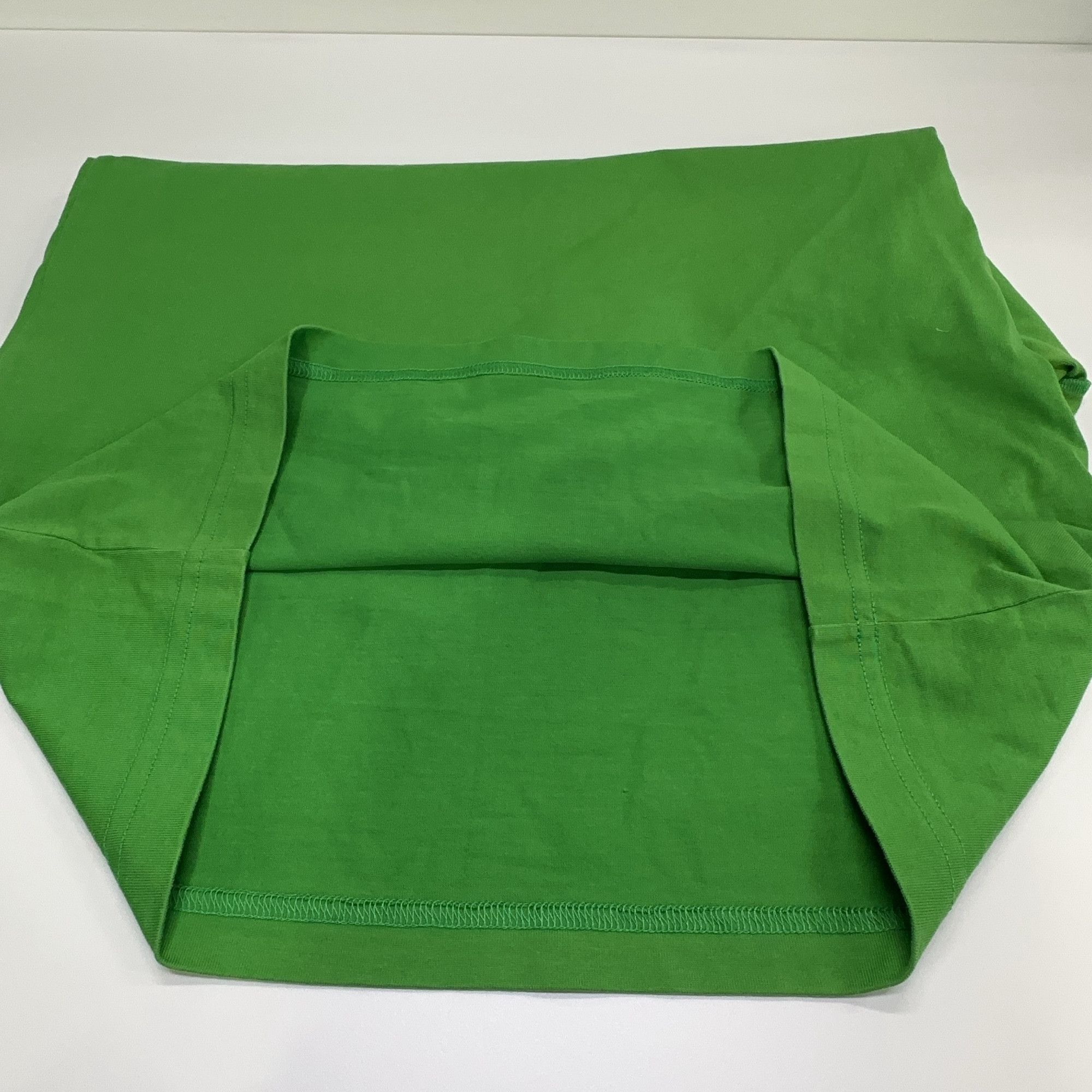 Louis Vuitton Louis Vuitton Logo Embossed T-Shirt Green XS Size US XS / EU 42 / 0 - 11 Thumbnail