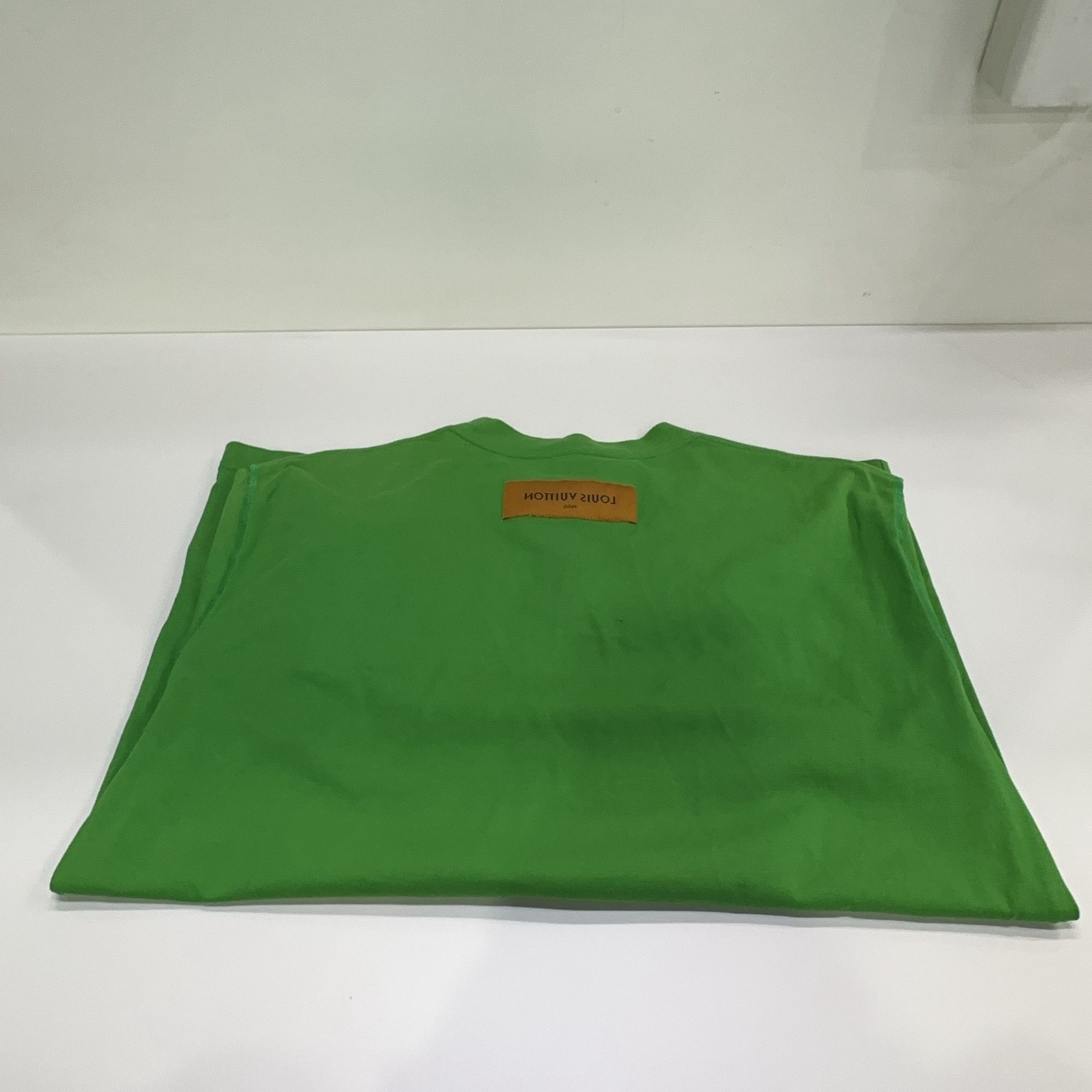 Louis Vuitton Louis Vuitton Logo Embossed T-Shirt Green XS Size US XS / EU 42 / 0 - 13 Thumbnail