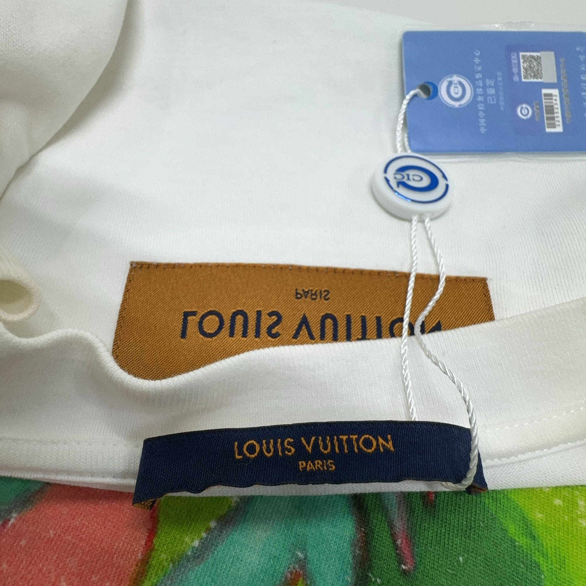 Louis Vuitton Louis Vuitton Graphic Bird Print T-Shirt S Size US S / EU 44-46 / 1 - 3 Thumbnail