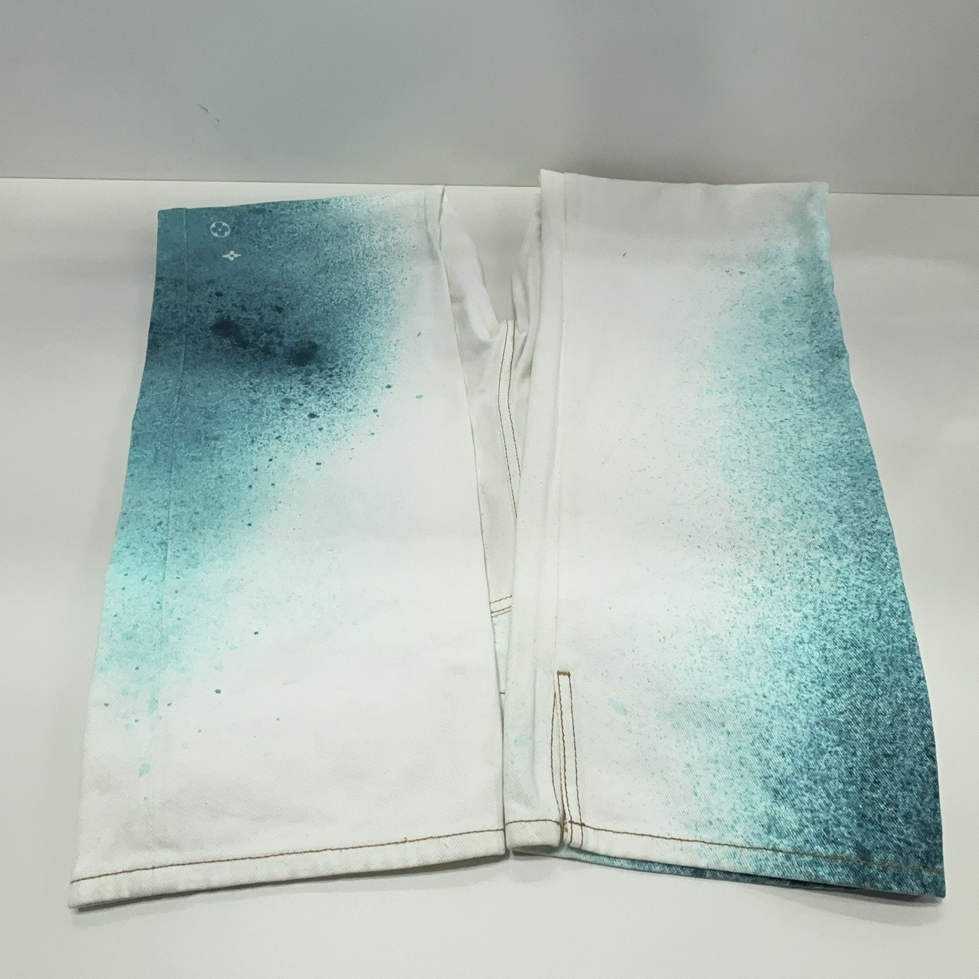 Louis Vuitton Louis Vuitton Spray Paint Dye Denim Jeans 30 Size US 30 / EU 46 - 8 Thumbnail