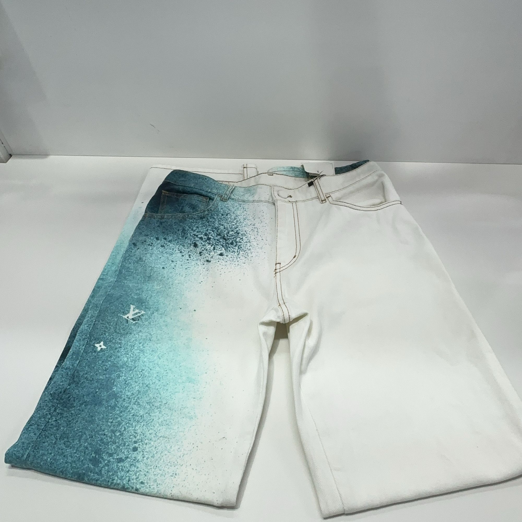 Louis Vuitton Louis Vuitton Spray Paint Dye Denim Jeans 30 Size US 30 / EU 46 - 7 Thumbnail