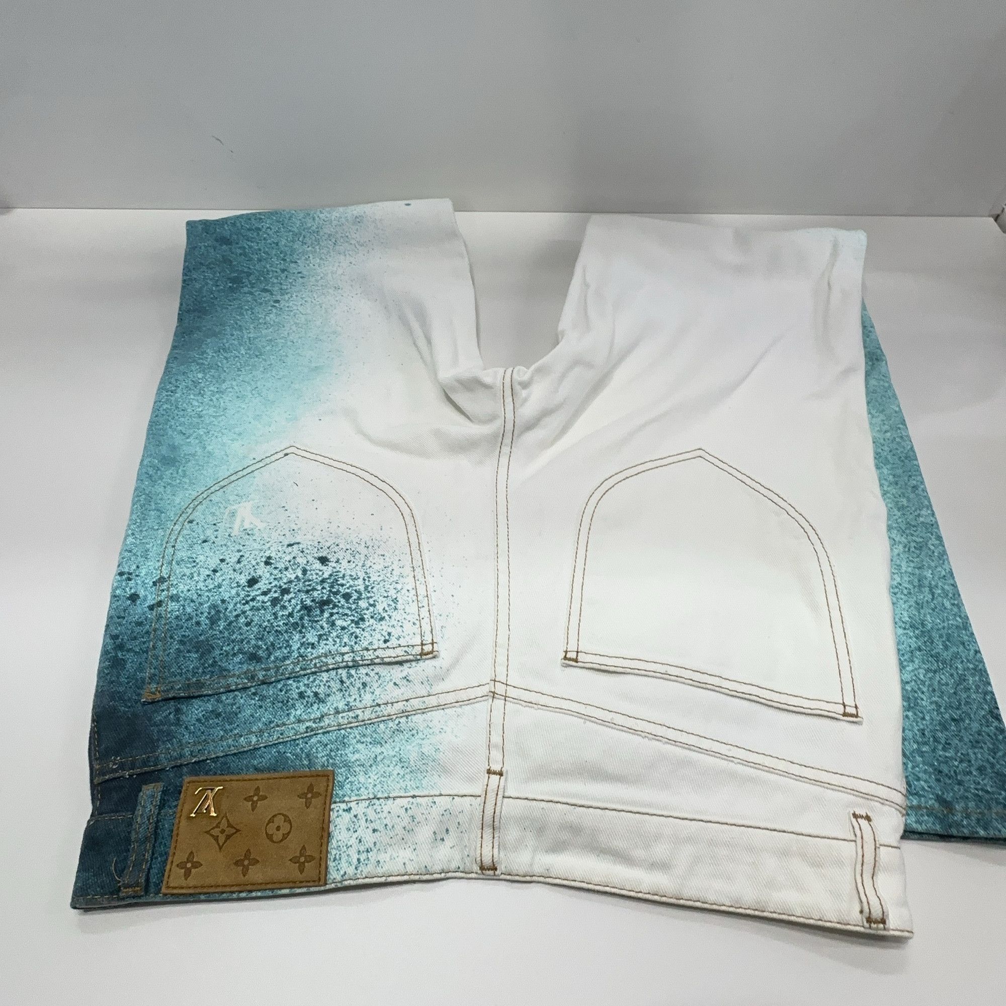 Louis Vuitton Louis Vuitton Spray Paint Dye Denim Jeans 30 Size US 30 / EU 46 - 10 Thumbnail
