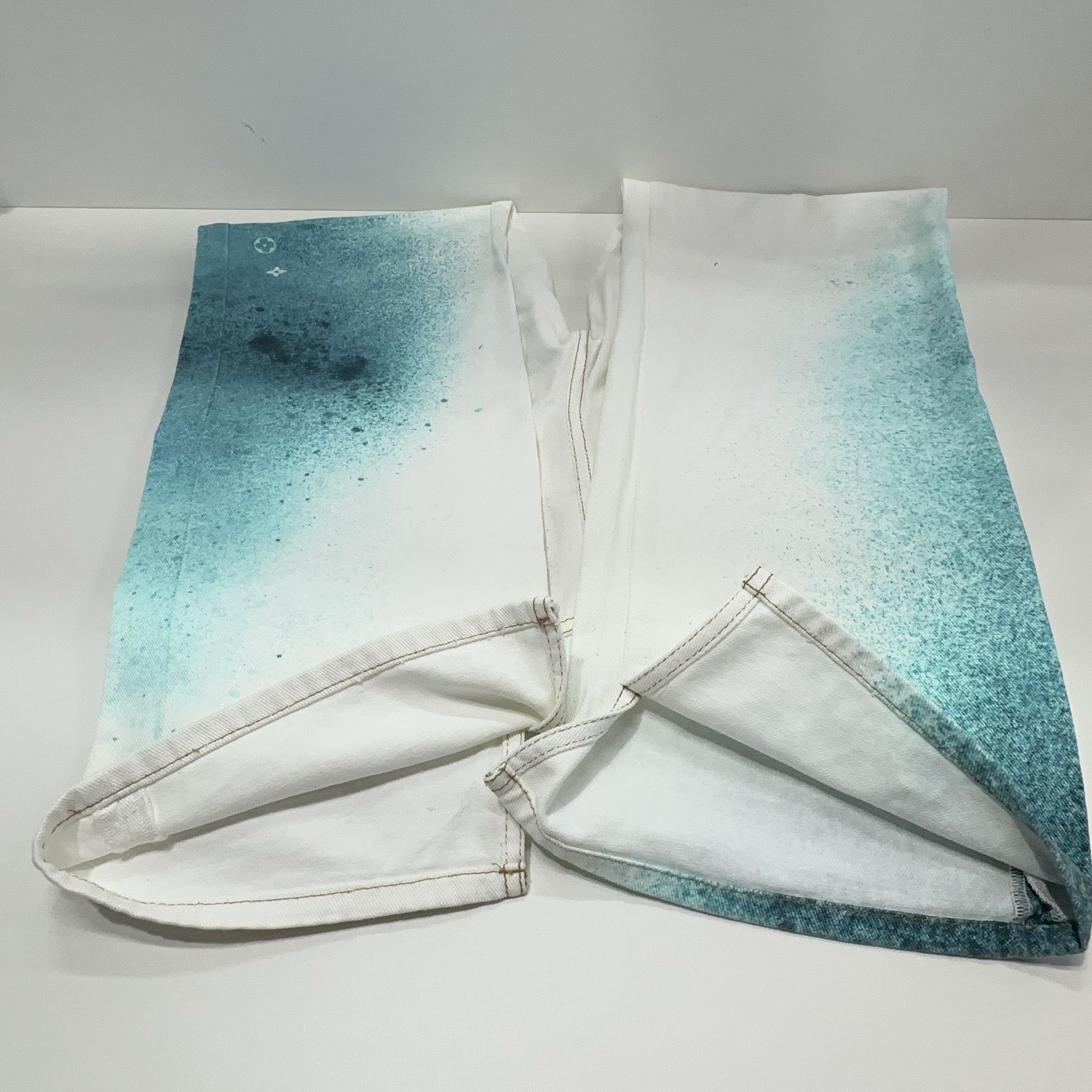 Louis Vuitton Louis Vuitton Spray Paint Dye Denim Jeans 30 Size US 30 / EU 46 - 9 Thumbnail