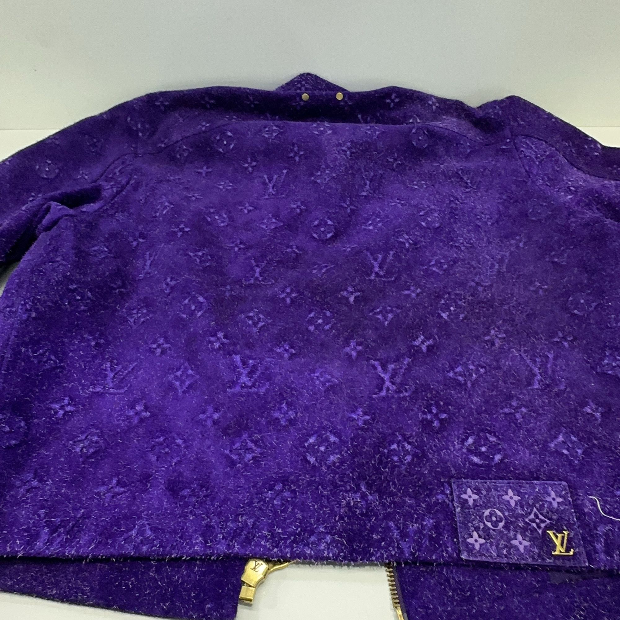 Louis Vuitton Louis Vuitton Monogram Embossed Suede Utility Jacket 46 Size US S / EU 44-46 / 1 - 10 Thumbnail