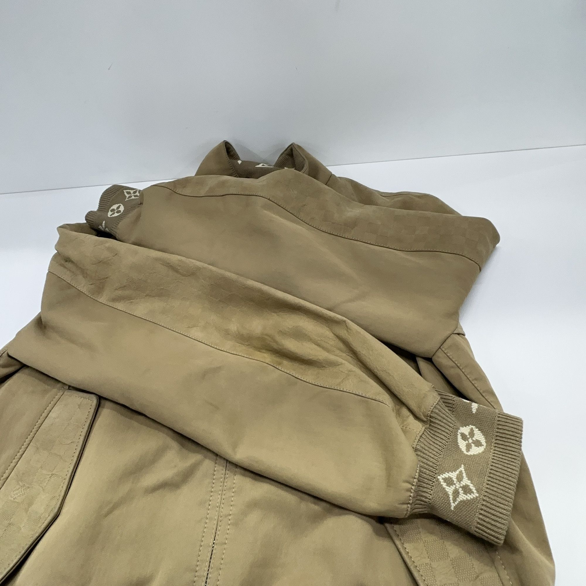 Louis Vuitton Louis Vuitton Logo Camel Bomber Jacket 44 Size US S / EU 44-46 / 1 - 6 Thumbnail