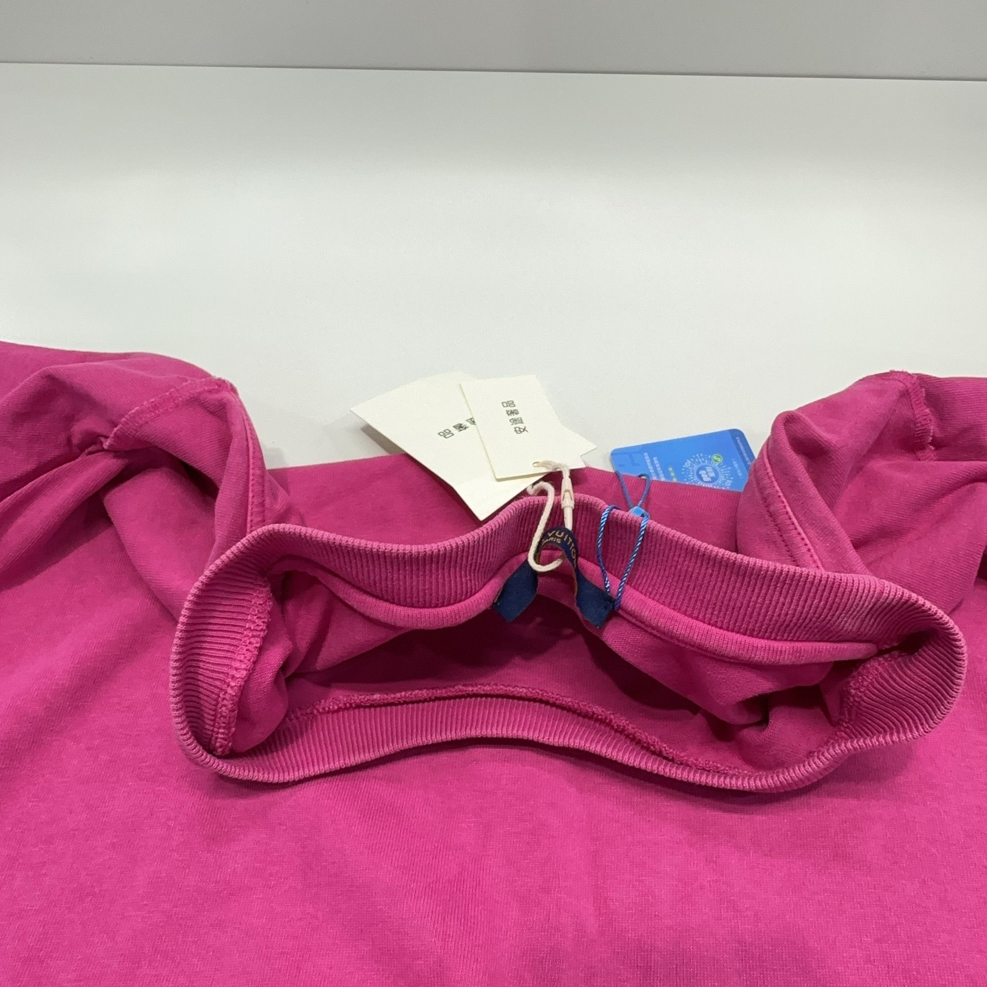 Louis Vuitton Louis Vuitton Pink Raw Edge T-Shirt L Size US L / EU 52-54 / 3 - 5 Thumbnail