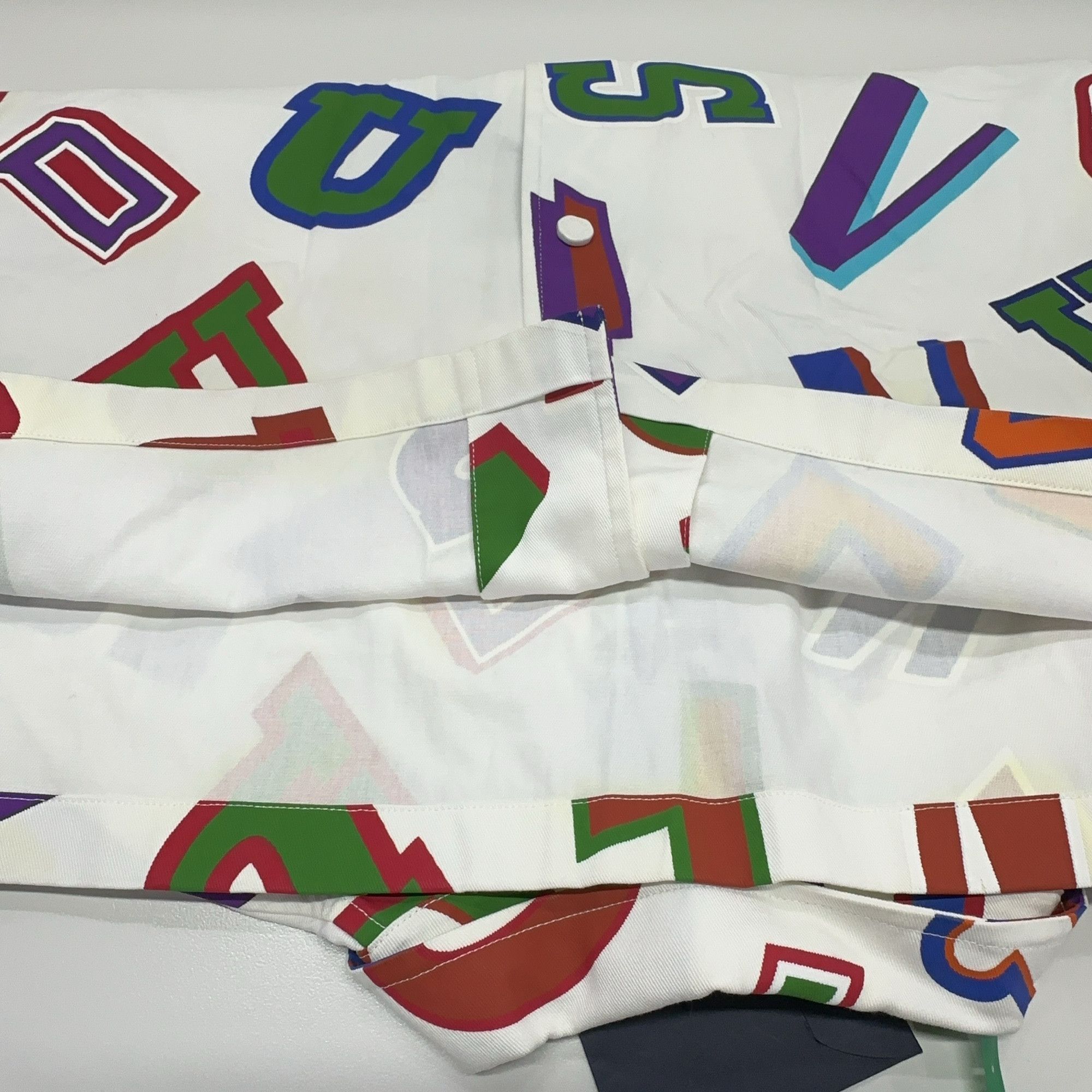 Louis Vuitton Louis Vuitton x NBA Letter Print Short Sleeve Shirt M Size US M / EU 48-50 / 2 - 11 Thumbnail