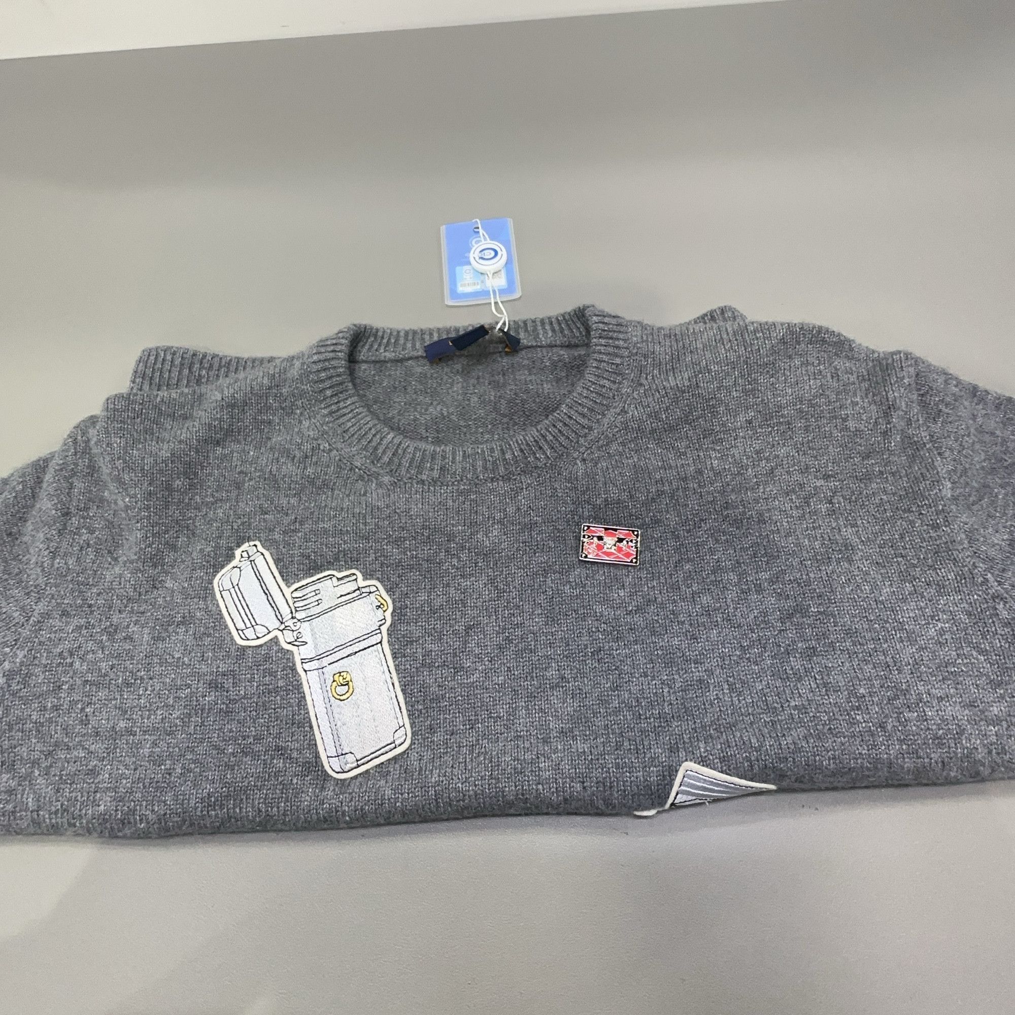 Louis Vuitton Louis Vuitton Patch Embroidered Cashmere Sweater XS Size US XS / EU 42 / 0 - 6 Thumbnail