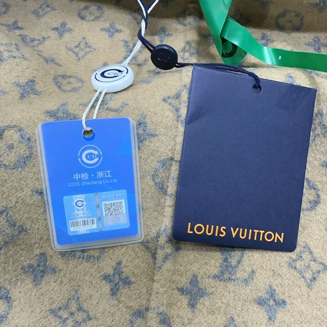 Louis Vuitton Louis Vuitton Monogram Hooded Wrap Coat 38 Size S / US 4 / IT 40 - 5 Thumbnail