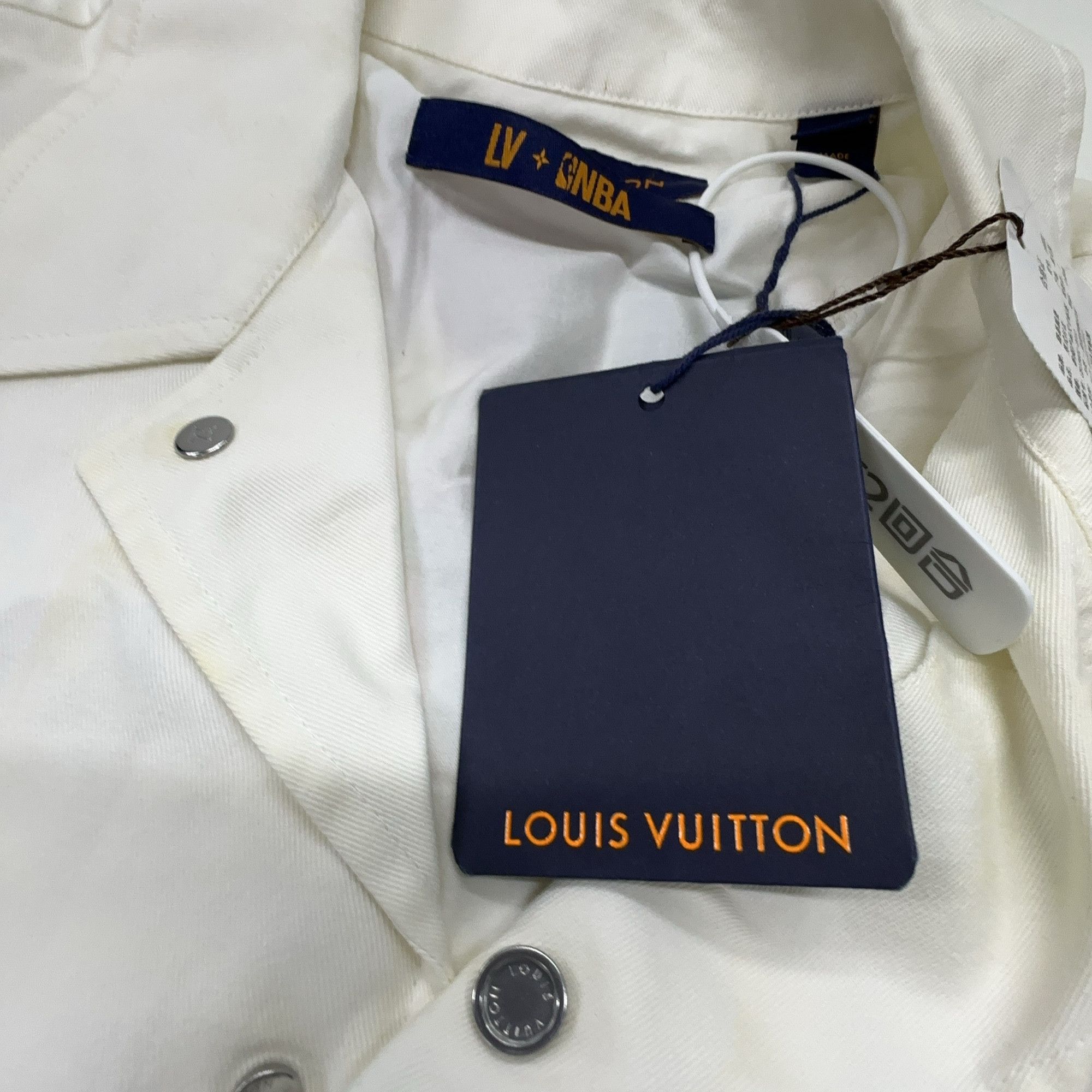 Louis Vuitton Louis Vuitton x NBA Logo Basketball Shirt S Size US S / EU 44-46 / 1 - 4 Thumbnail