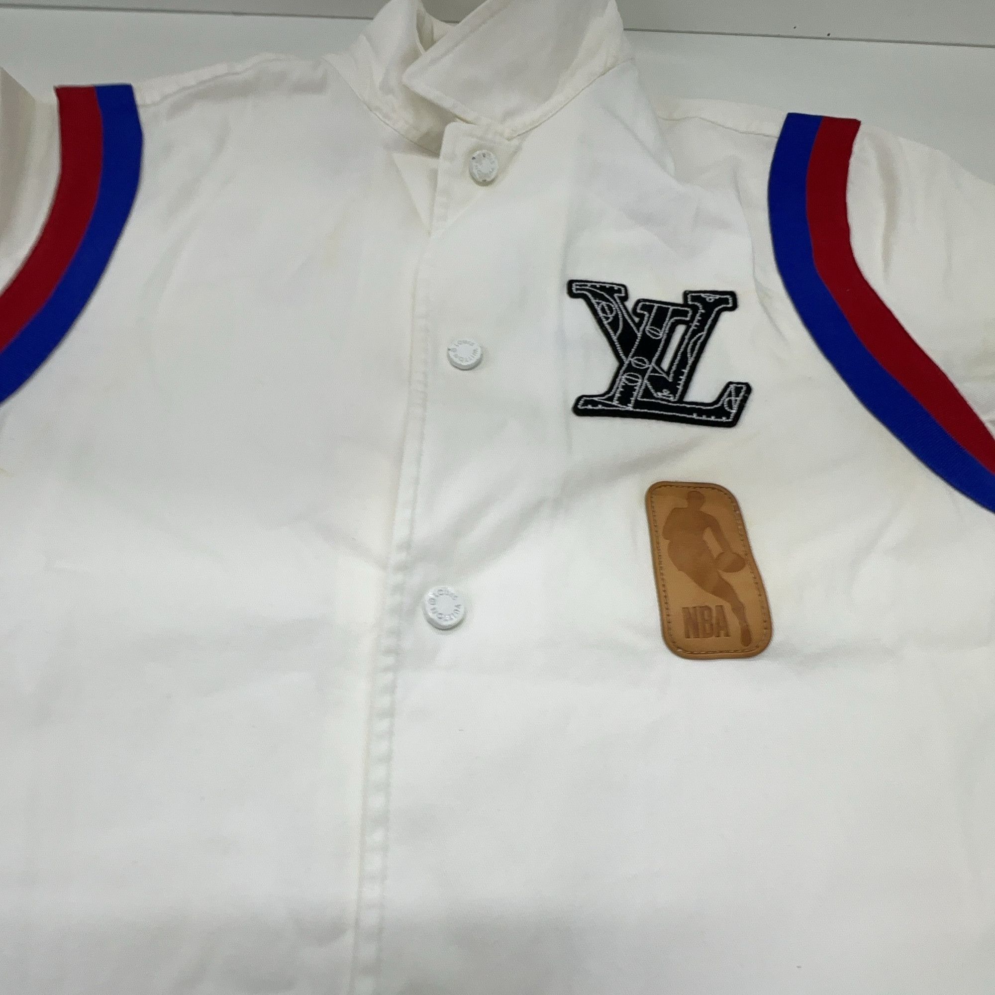 Louis Vuitton Louis Vuitton x NBA Logo Basketball Shirt S Size US S / EU 44-46 / 1 - 7 Thumbnail