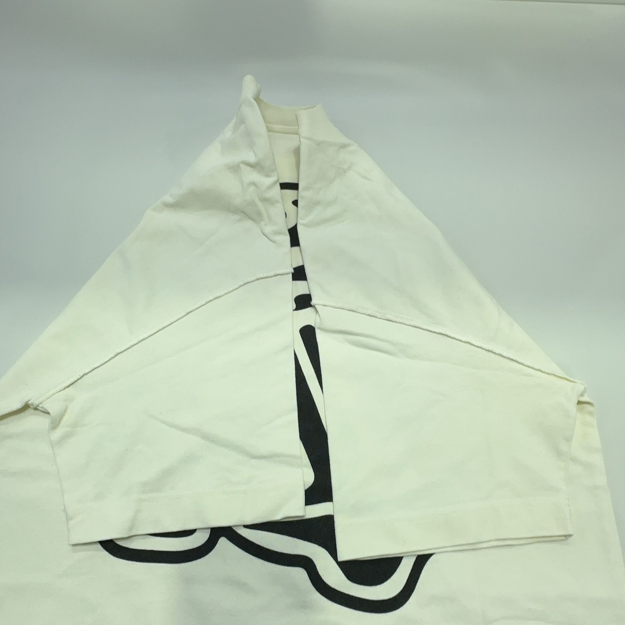 Louis Vuitton Louis Vuitton Smoke Print Logo T-Shirt S Size US S / EU 44-46 / 1 - 13 Thumbnail