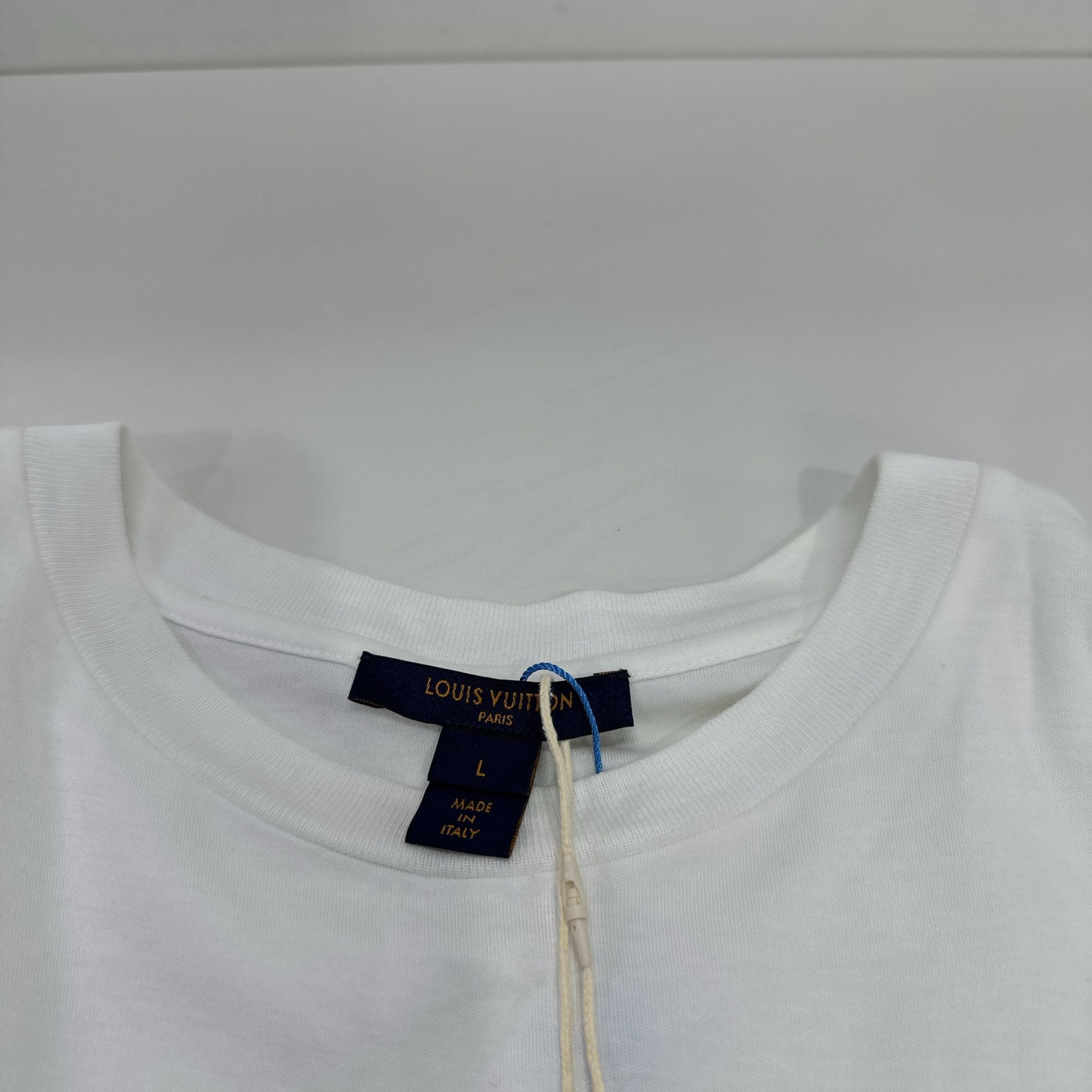 Louis Vuitton Louis Vuitton Graphic Patch Pocket T-Shirt L Size US L / EU 52-54 / 3 - 3 Thumbnail