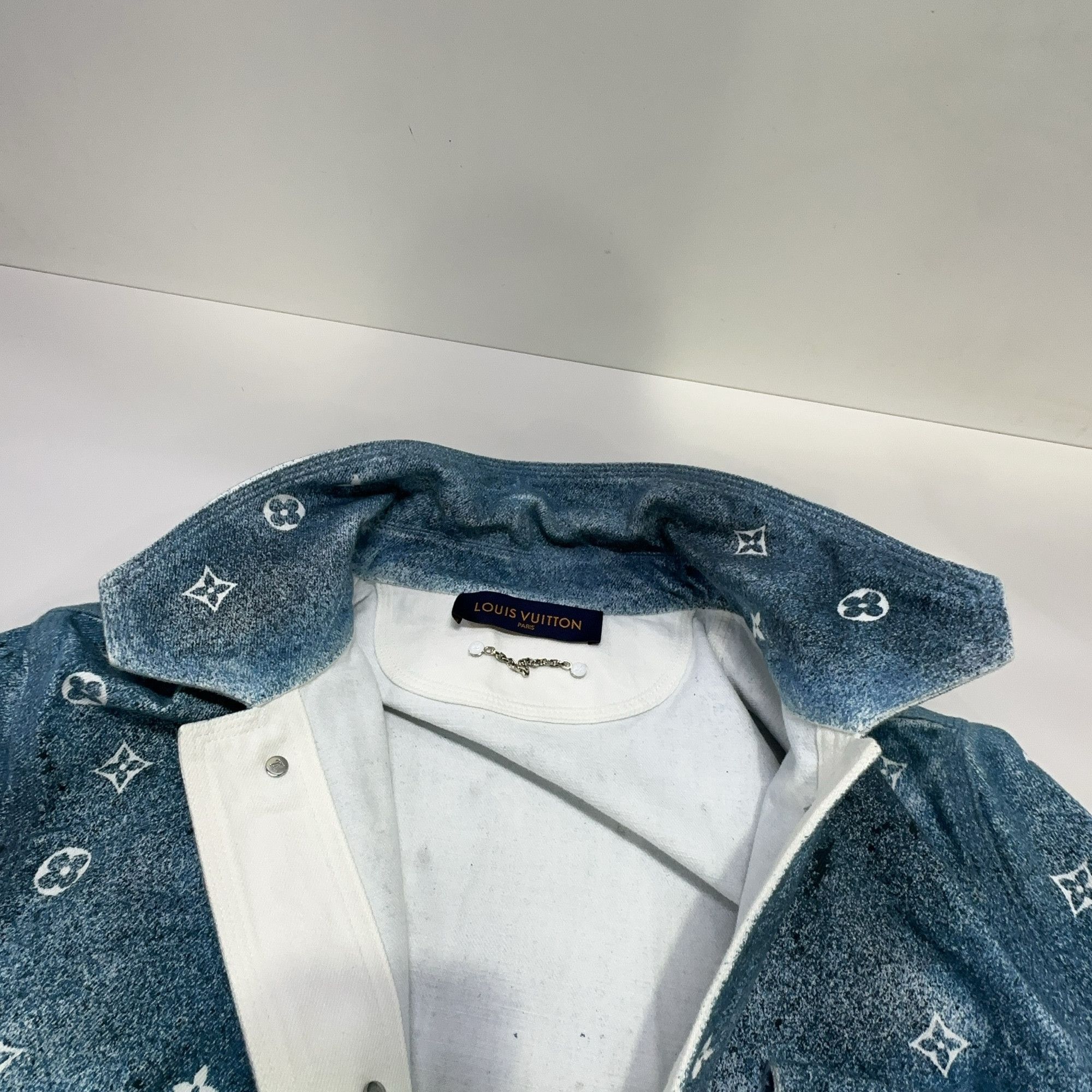 Louis Vuitton Louis Vuitton Monogram Galaxy Gradient Denim Shirt S Size US S / EU 44-46 / 1 - 5 Thumbnail