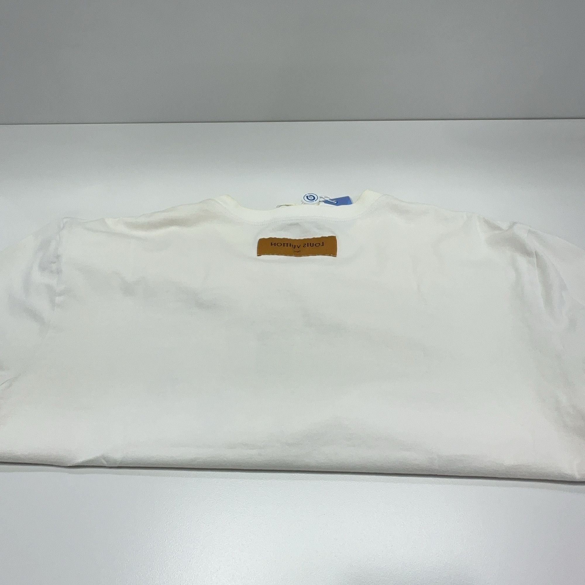 Louis Vuitton Louis Vuitton Graffiti Room Print T-Shirt L Size US L / EU 52-54 / 3 - 12 Thumbnail