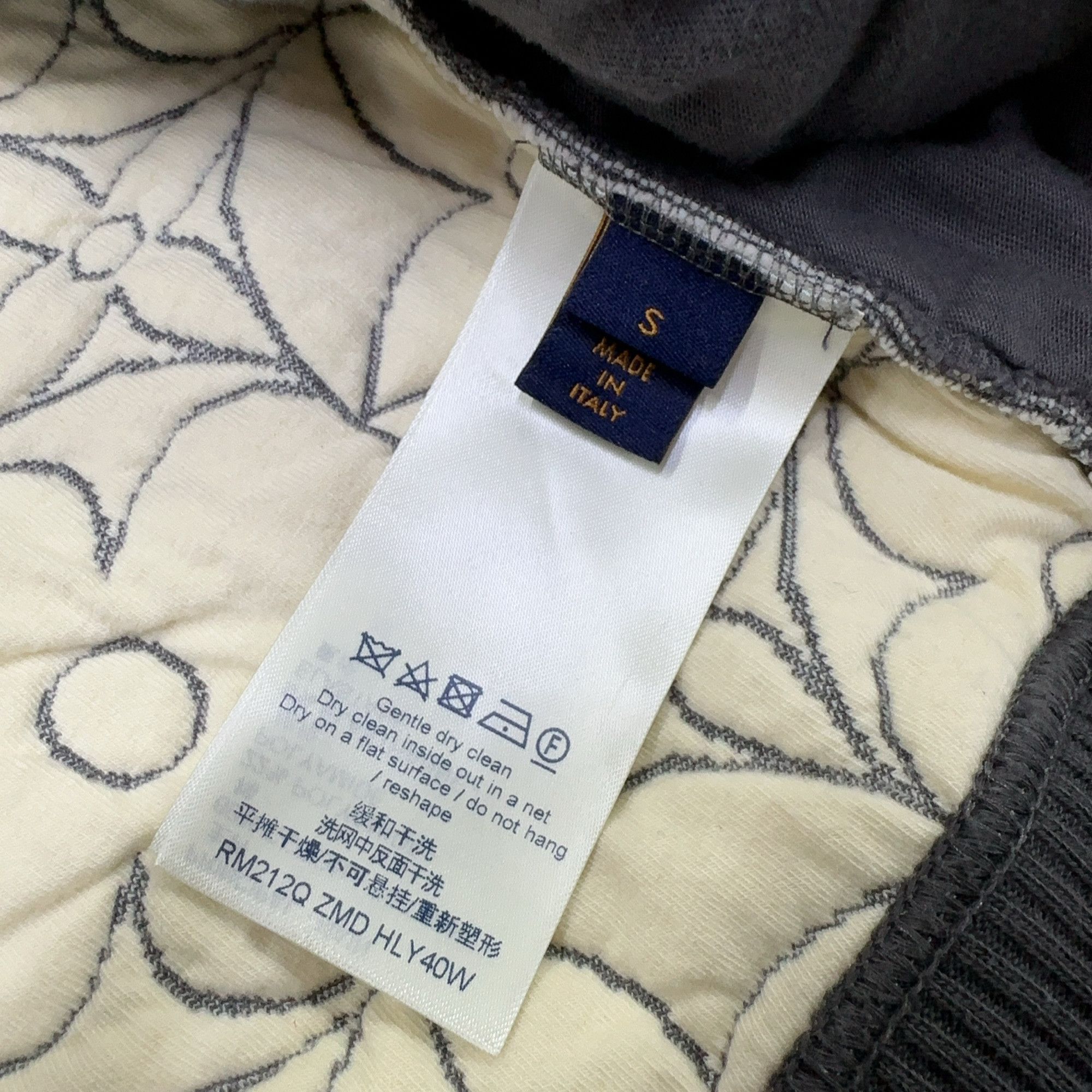 Louis Vuitton Louis Vuitton Logo Monogram Quilted Jacket Size S Size US S / EU 44-46 / 1 - 4 Thumbnail