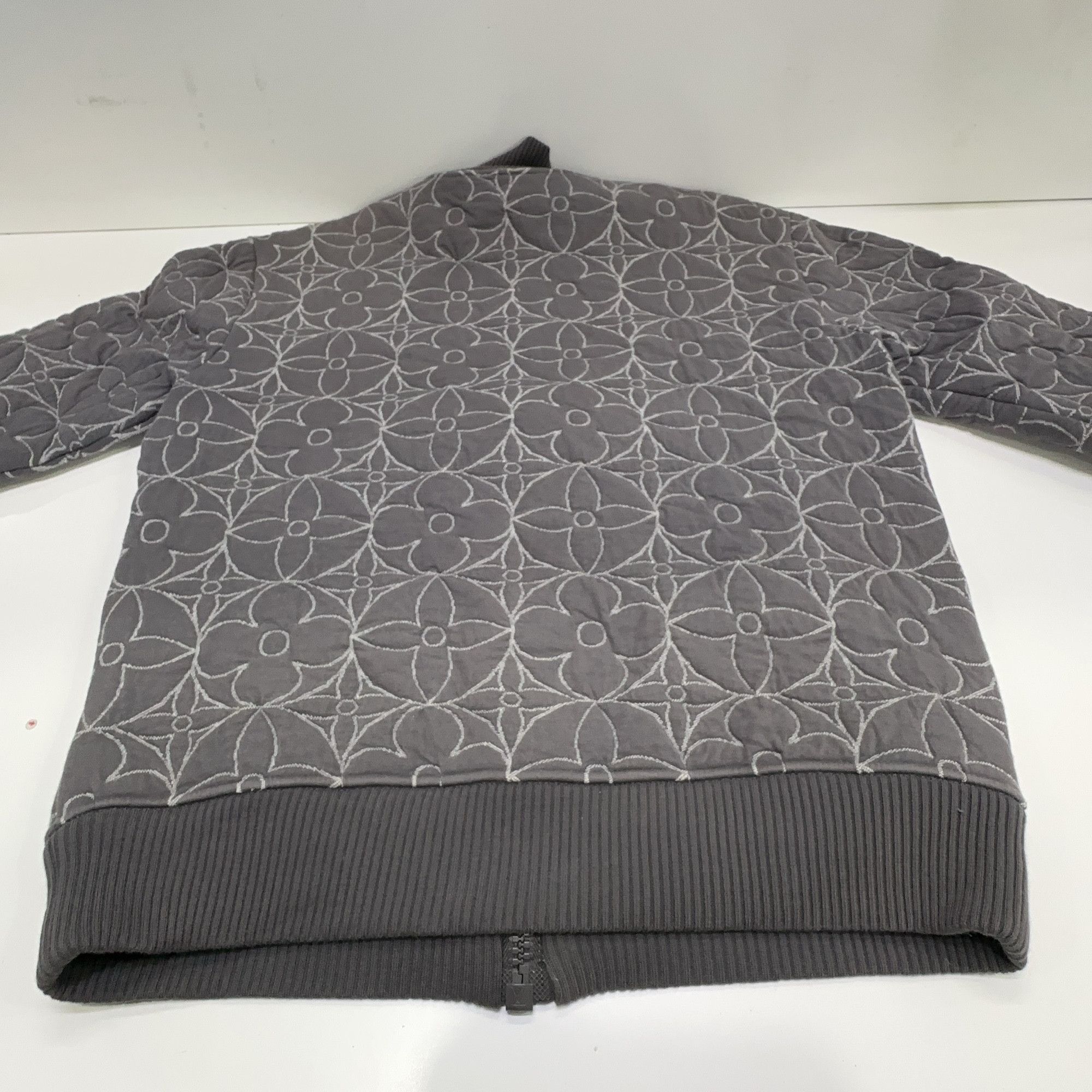 Louis Vuitton Louis Vuitton Logo Monogram Quilted Jacket Size S Size US S / EU 44-46 / 1 - 12 Thumbnail