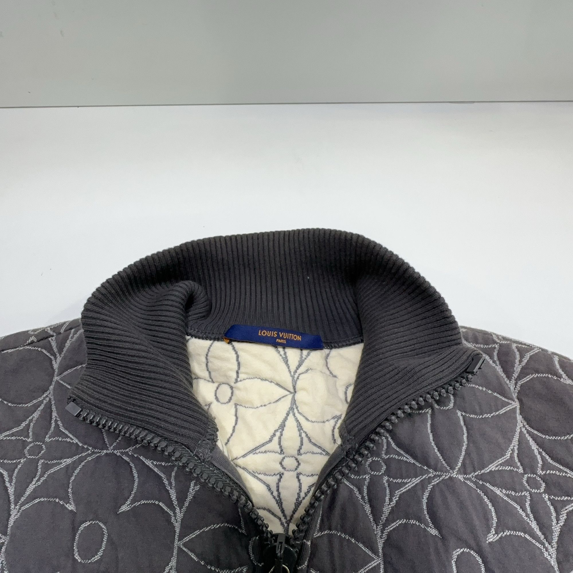 Louis Vuitton Louis Vuitton Logo Monogram Quilted Jacket Size S Size US S / EU 44-46 / 1 - 5 Thumbnail