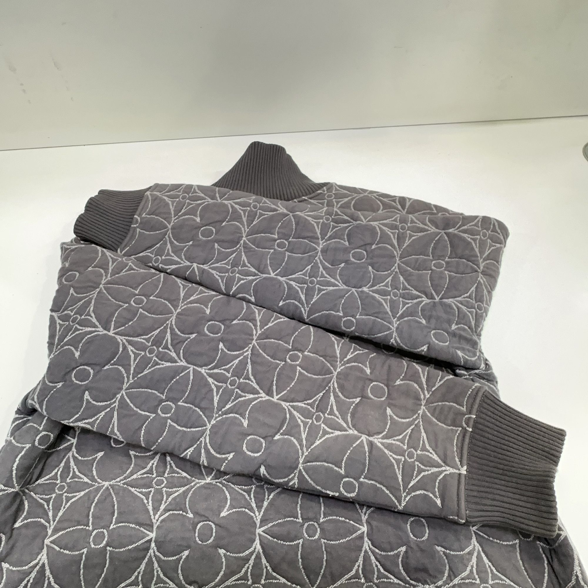 Louis Vuitton Louis Vuitton Logo Monogram Quilted Jacket Size S Size US S / EU 44-46 / 1 - 10 Thumbnail