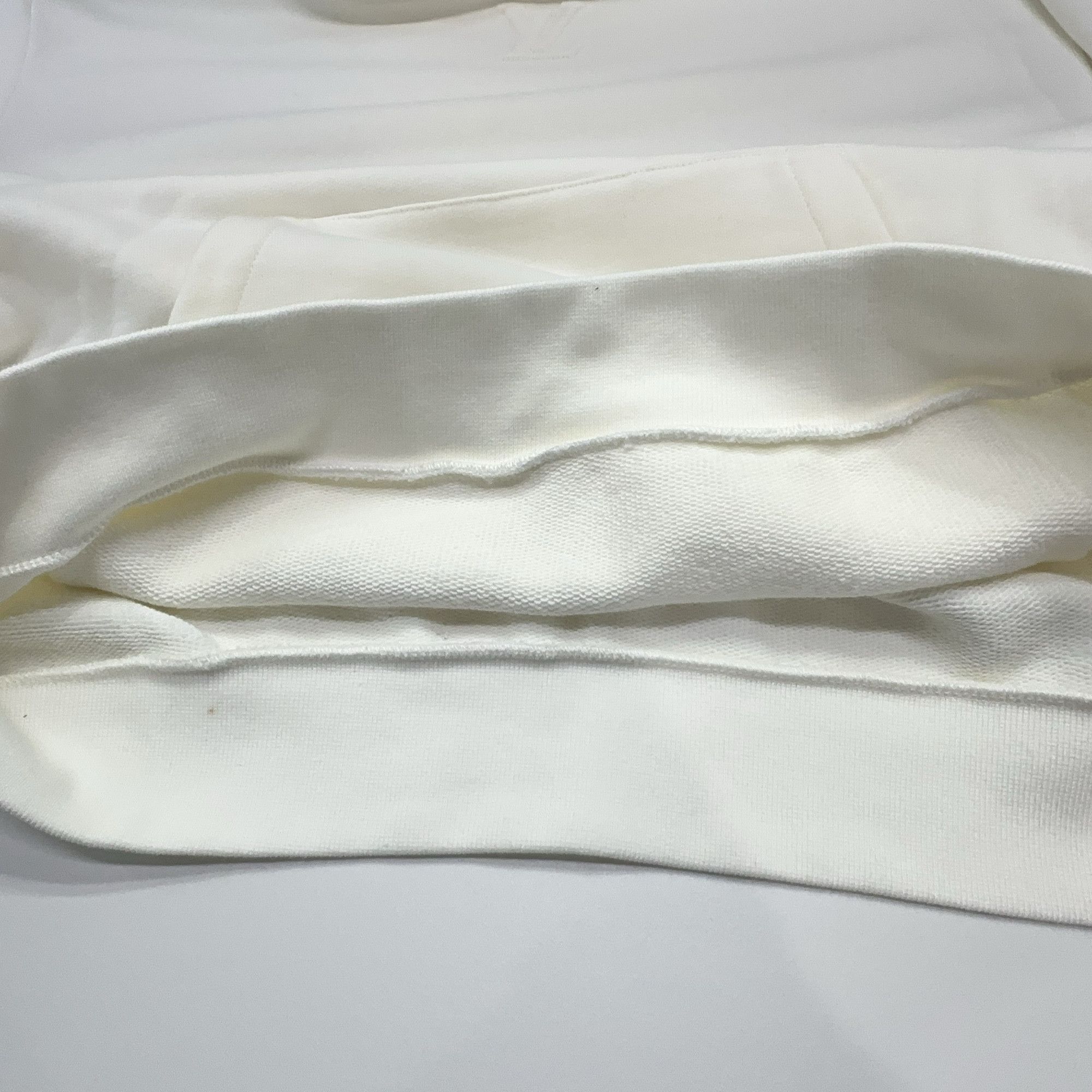 Louis Vuitton Louis Vuitton White Embossed Logo Hoodie M Size US M / EU 48-50 / 2 - 7 Thumbnail