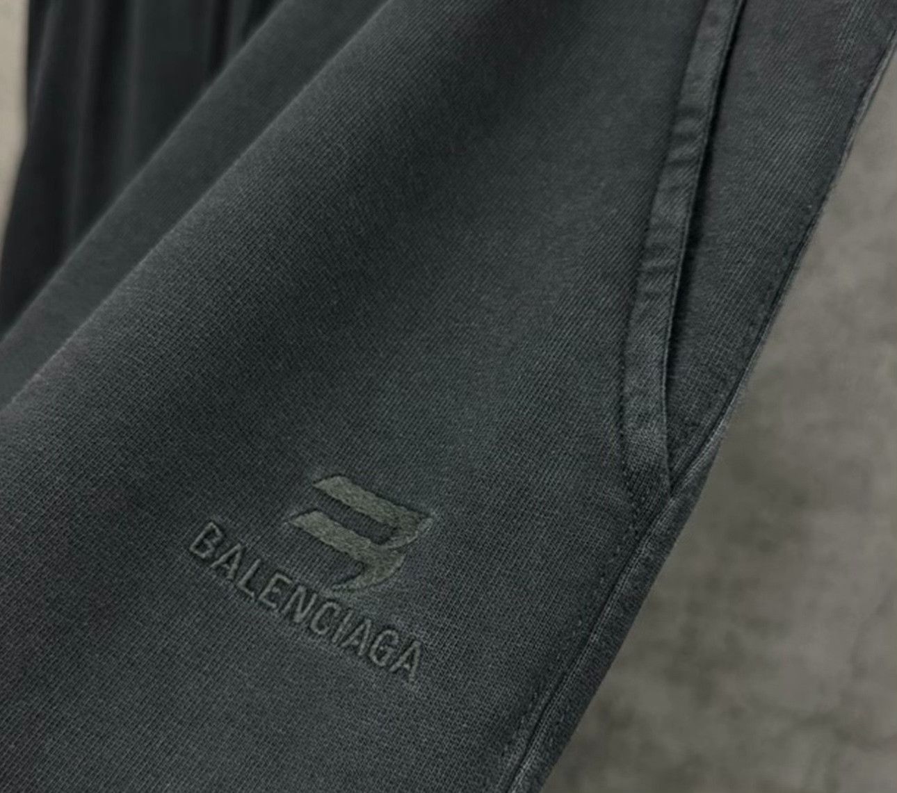 Balenciaga Balenciaga Washed Logo Sweatpants Size L Size US 34 / EU 50 - 3 Thumbnail