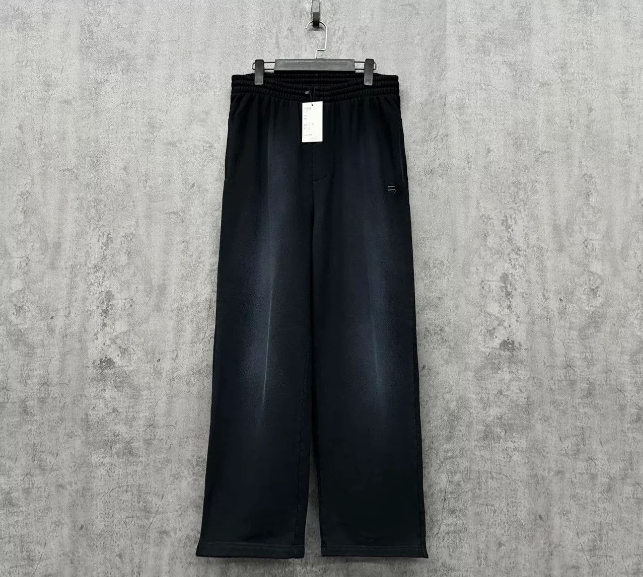 Balenciaga Balenciaga Washed Logo Sweatpants Size M Size US 32 / EU 48 - 2 Thumbnail