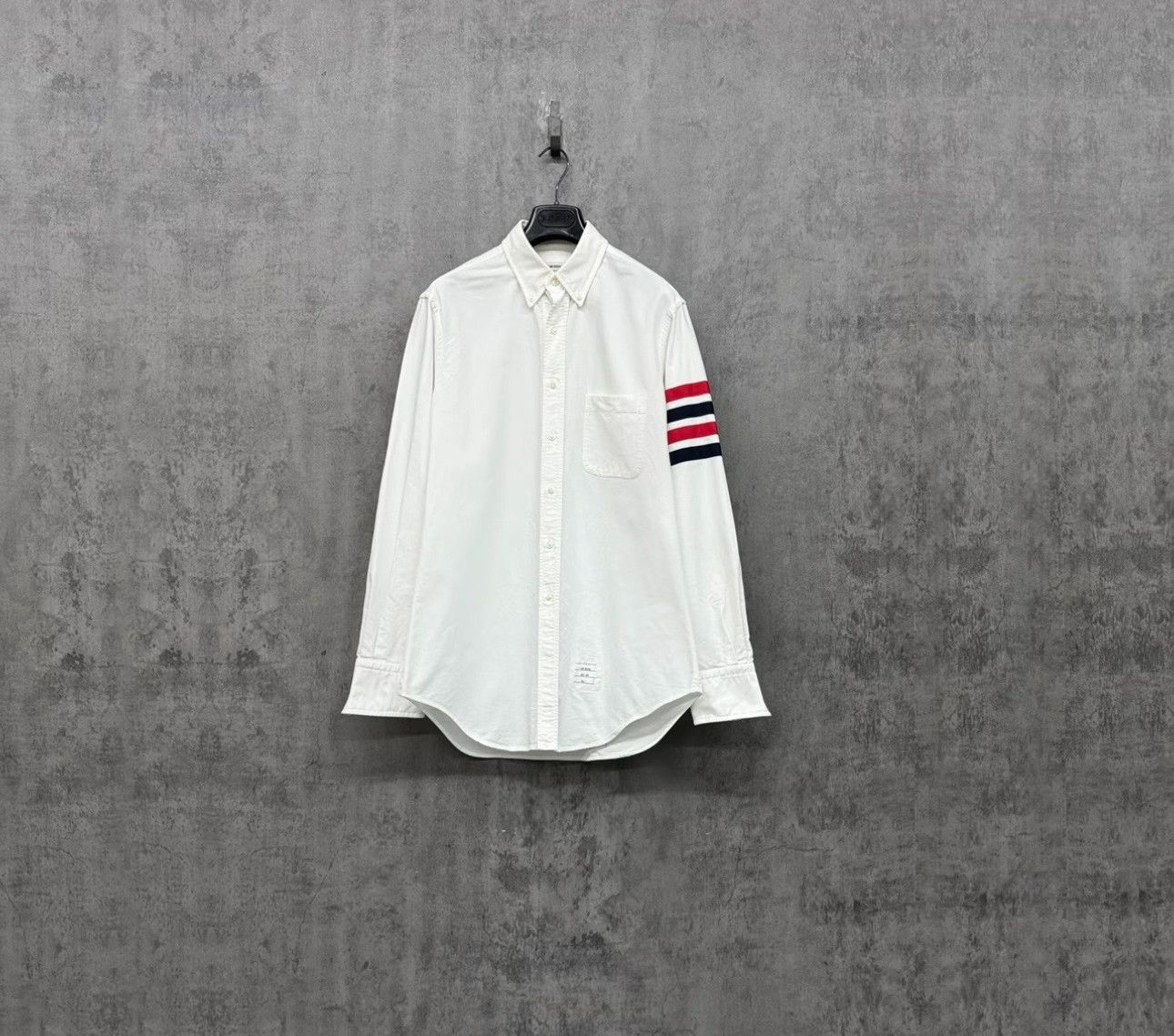 Thom Browne Thom Browne 4-Bar Stripe Oxford Shirt Size 4 Size US XL / EU 56 / 4 - 2 Thumbnail