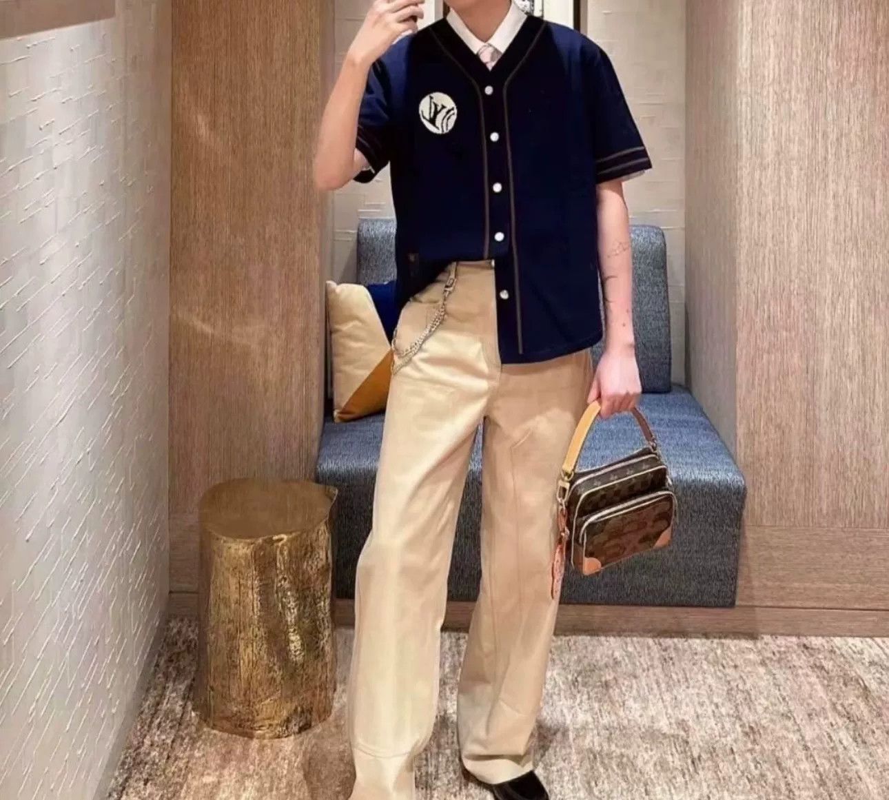 Louis Vuitton Louis Vuitton Embroidered Knit Baseball Jersey 4L Size US XXL / EU 58 / 5 - 3 Thumbnail