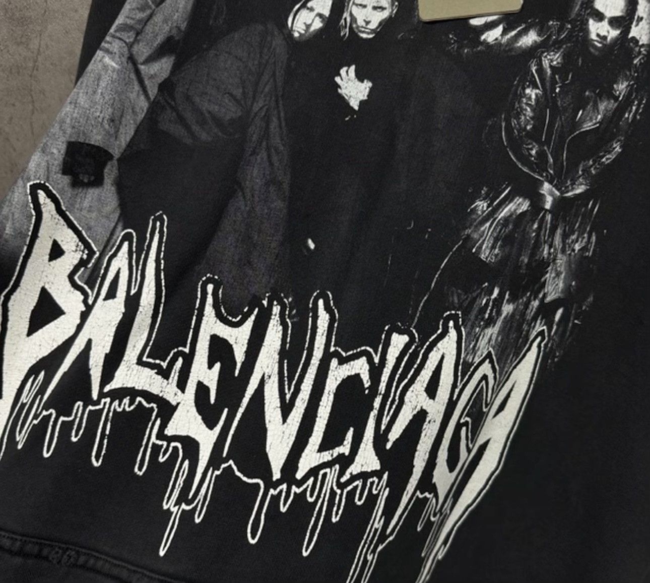 Balenciaga Balenciaga Graphic Logo Printed Hoodie Size S Size US S / EU 44-46 / 1 - 3 Thumbnail