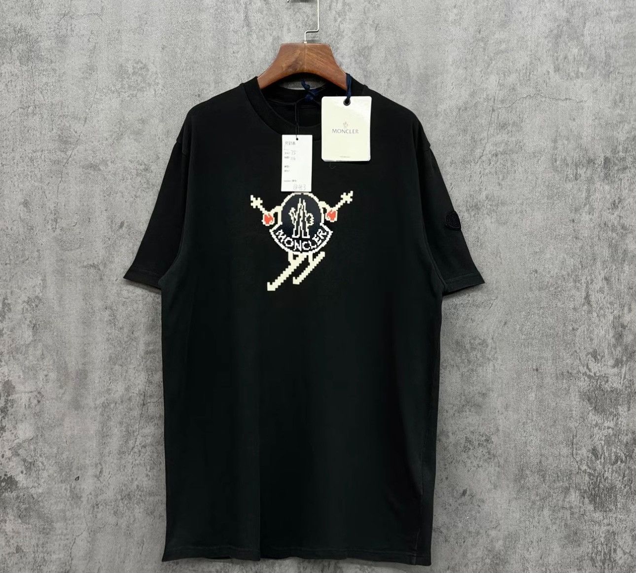 Moncler Moncler Pixel Logo Short Sleeve T-Shirt L Size US L / EU 52-54 / 3 - 2 Thumbnail