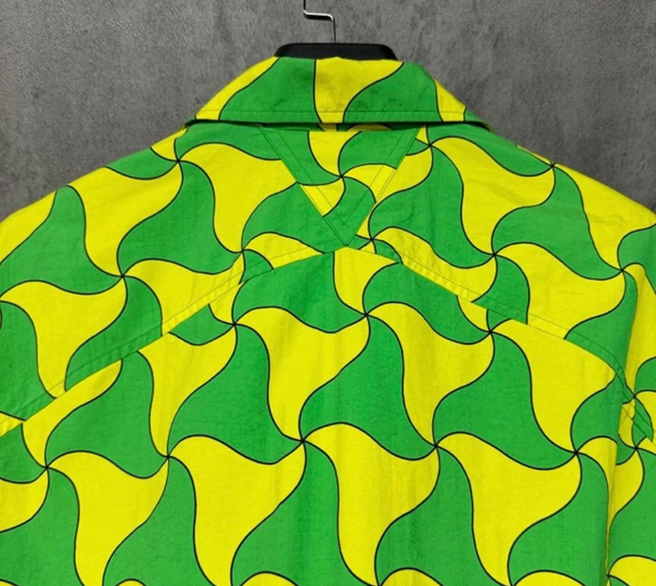 Bottega Veneta Bottega Veneta Geometric Swirl Pattern Shirt Size 50 Size US M / EU 48-50 / 2 - 3 Thumbnail