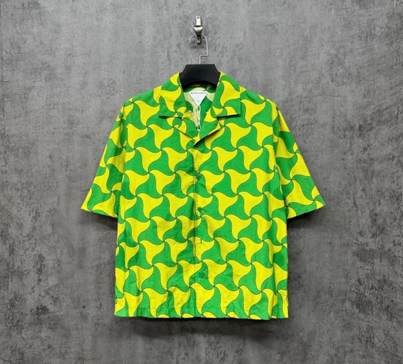 Bottega Veneta Bottega Veneta Geometric Swirl Pattern Shirt Size 50 Size US M / EU 48-50 / 2 - 2 Thumbnail