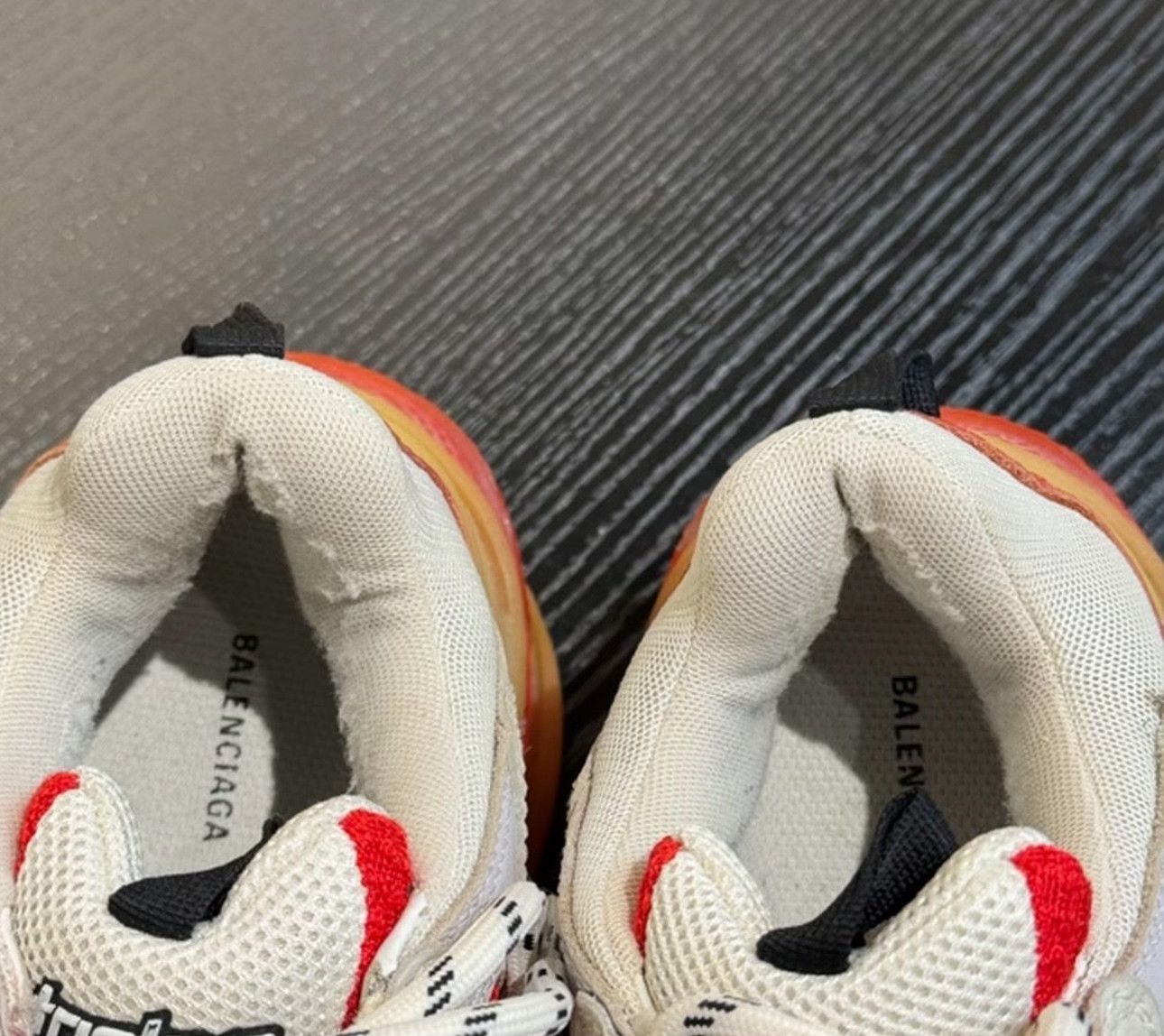 Balenciaga Balenciaga Distressed Triple S White Red Sneakers 39 Size US 6 / EU 39 - 4 Thumbnail